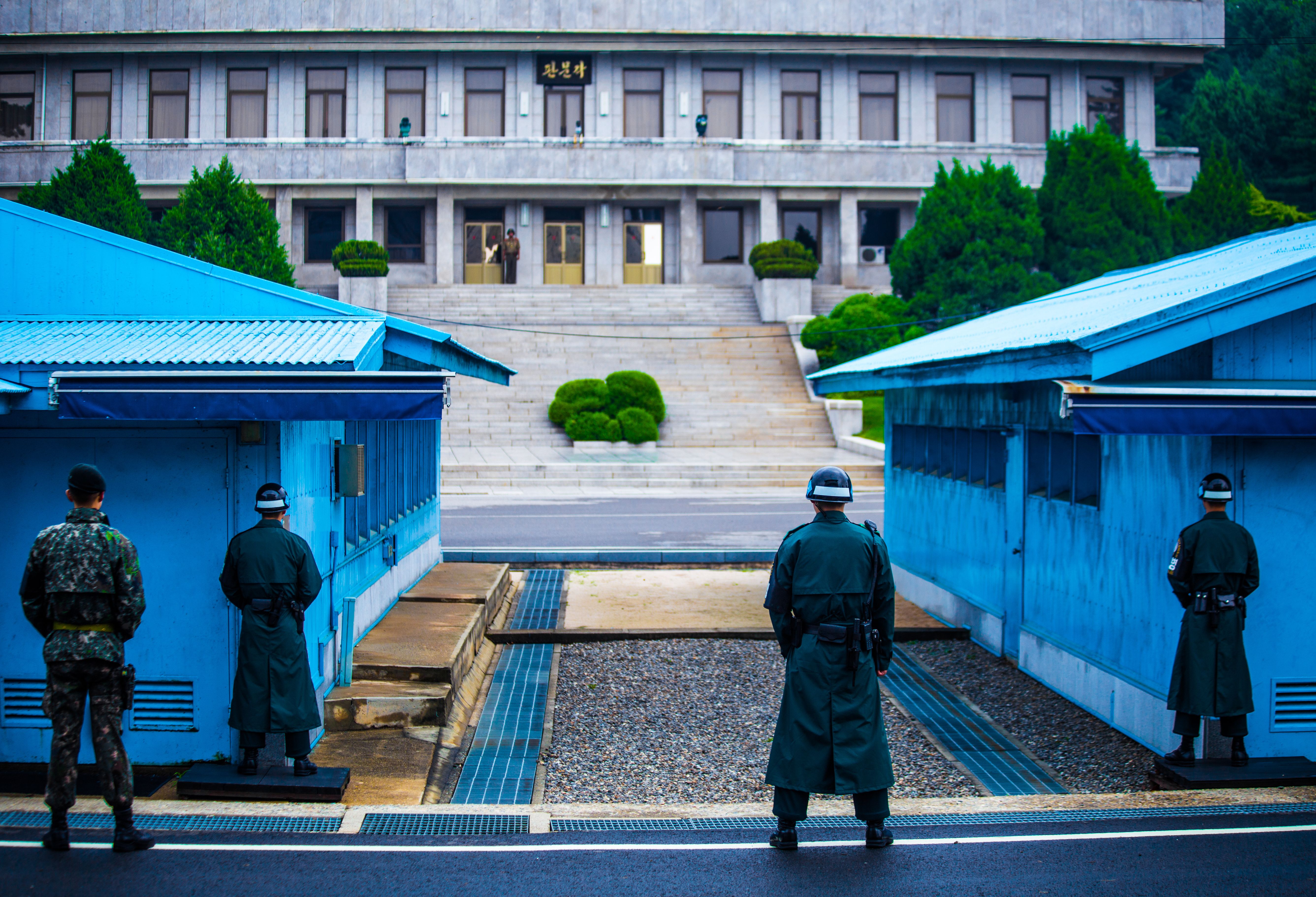 Streng bewaakte grensovergang DMZ