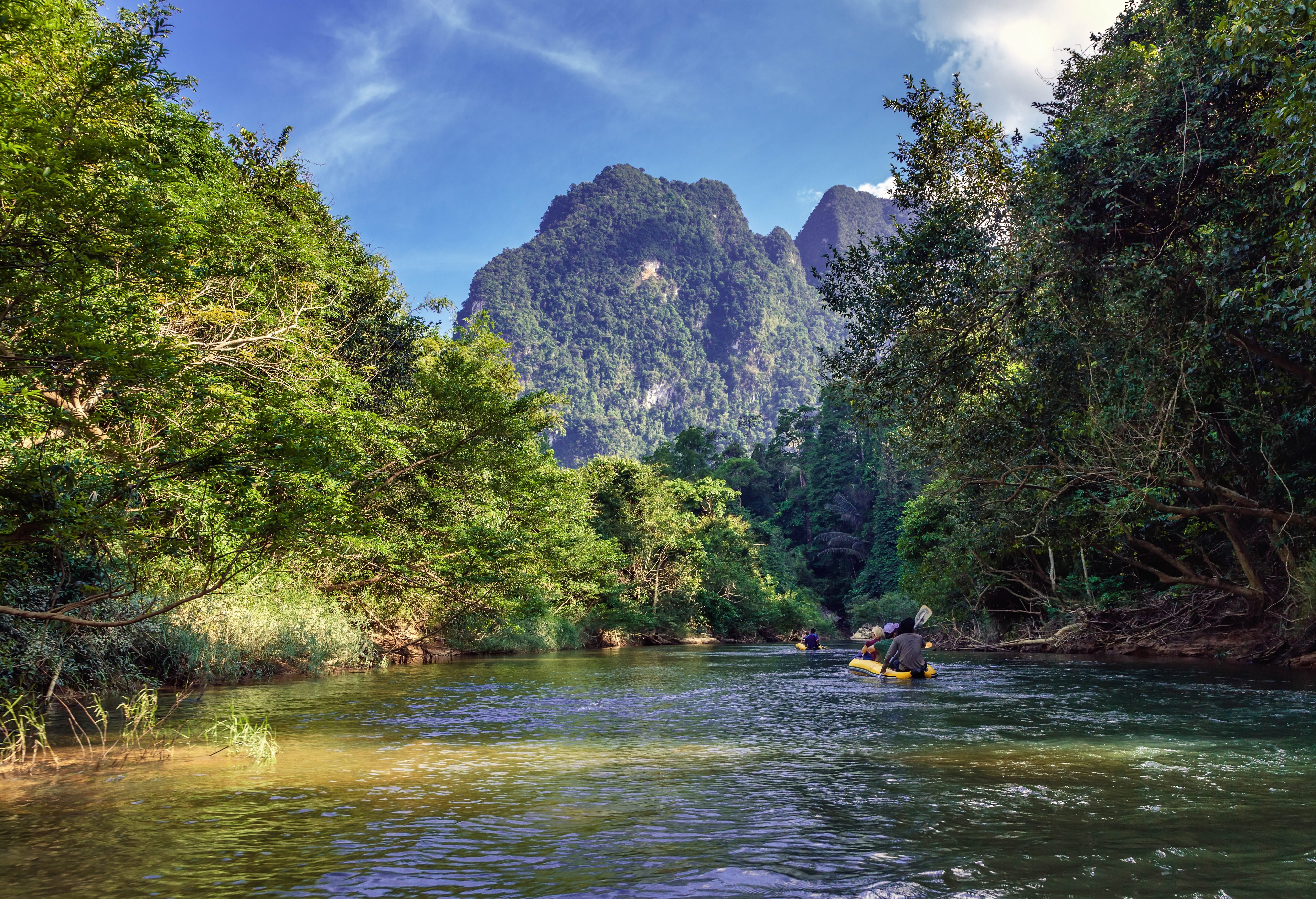Kanoën in het Khao Sok National Park in Thailand