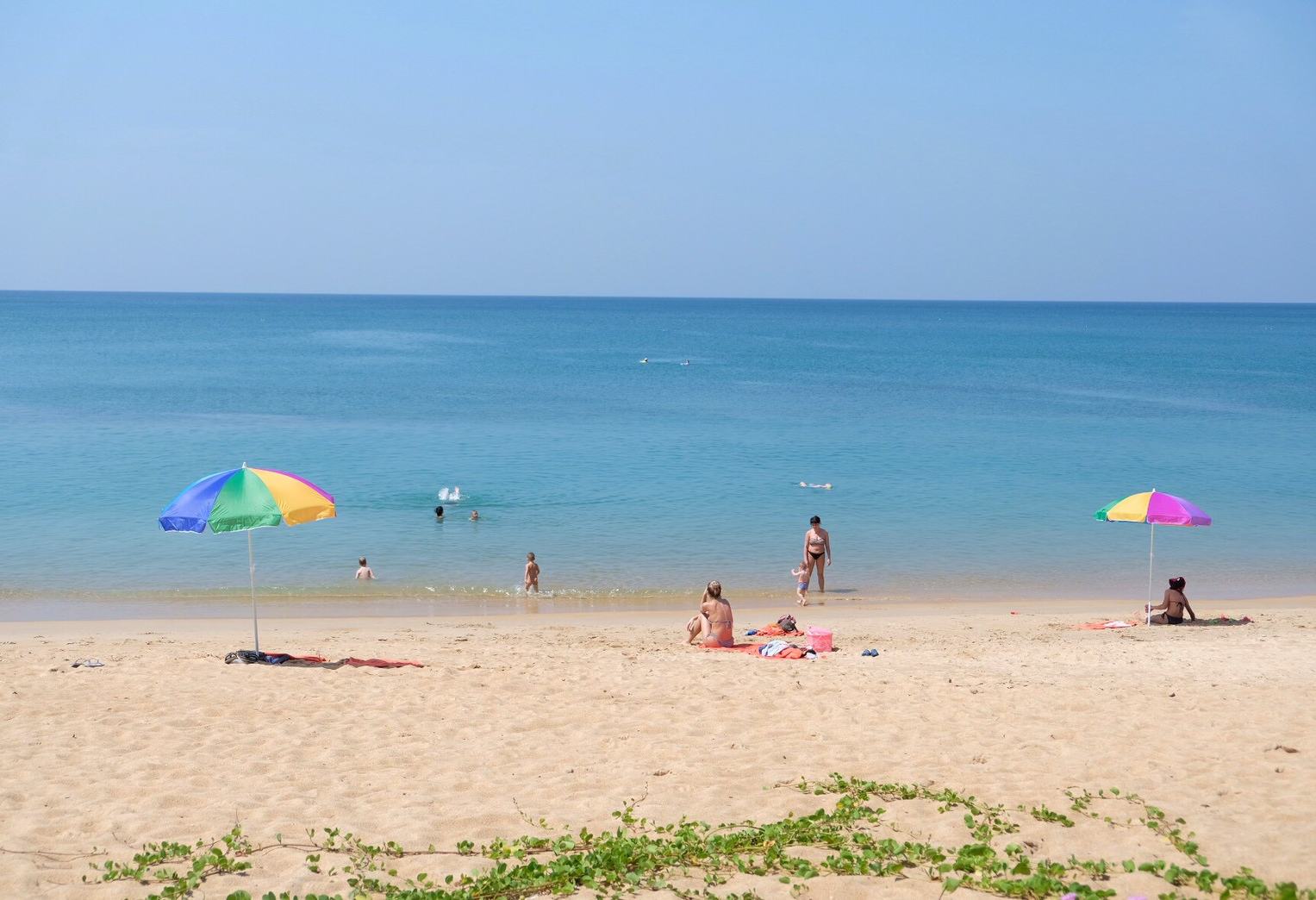 Mai Khao Beach in het noorden van Phuket in Thailand