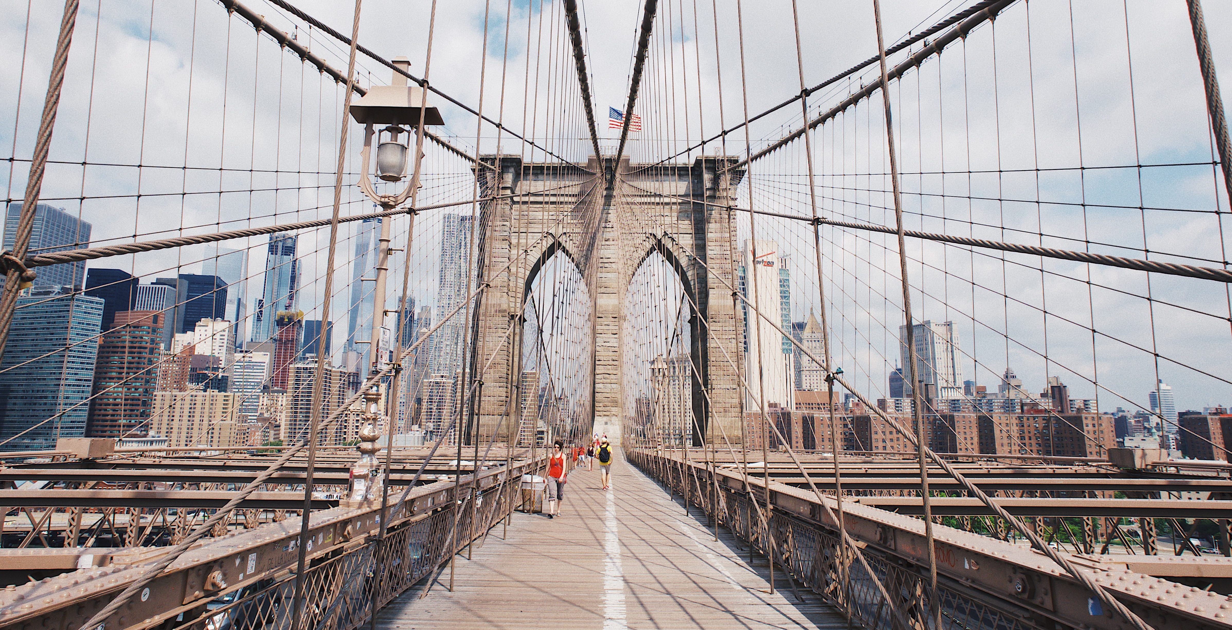 Wandel over de Brooklyn Bridge, New York