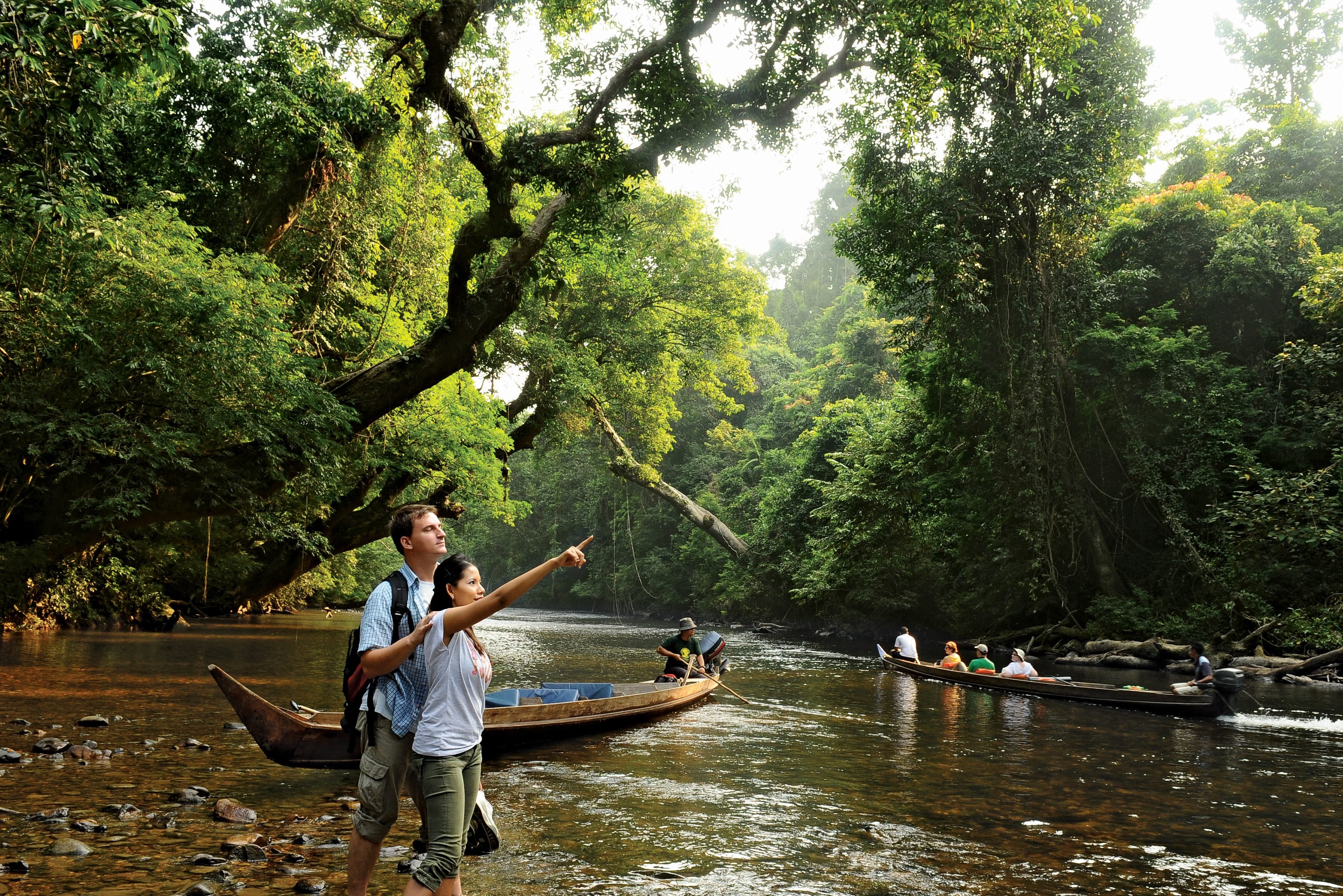 Boottocht naar Lata Berkoh bij Taman Negara in West-Maleisië