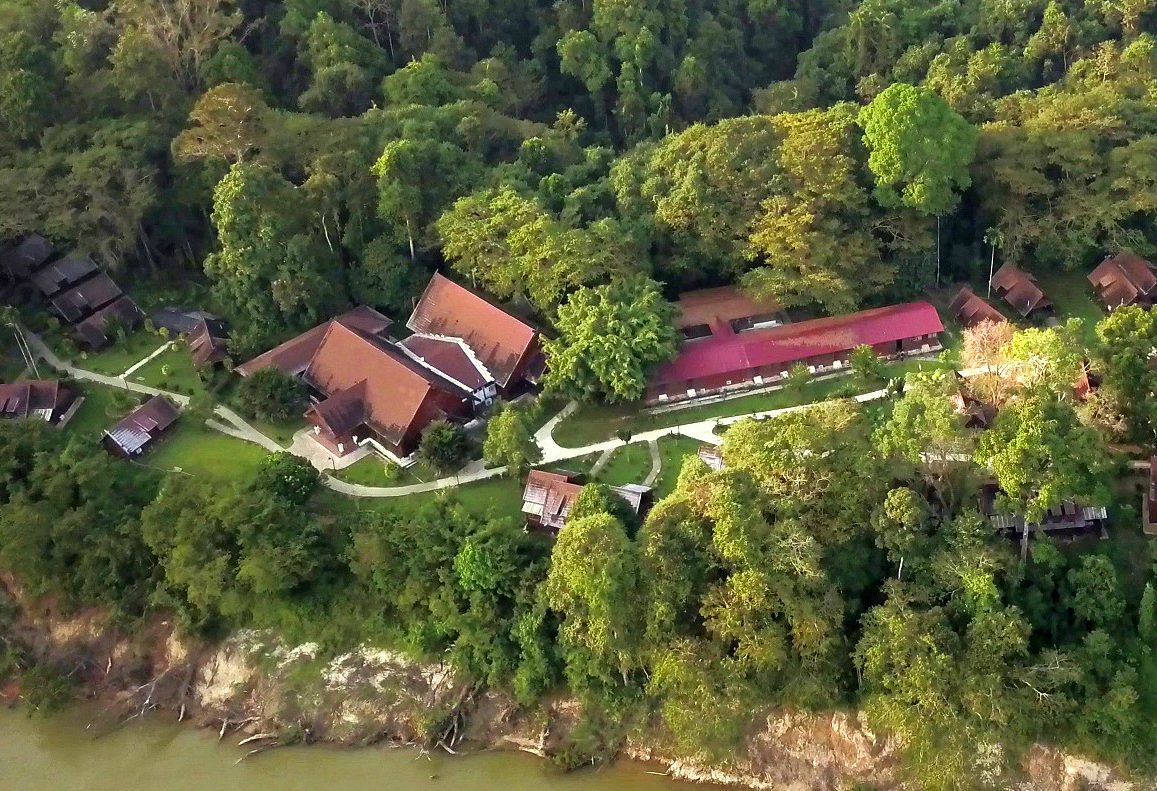Tropisch Mutiara Taman Negara Resort aan de rivier gelegen in West-Maleisië