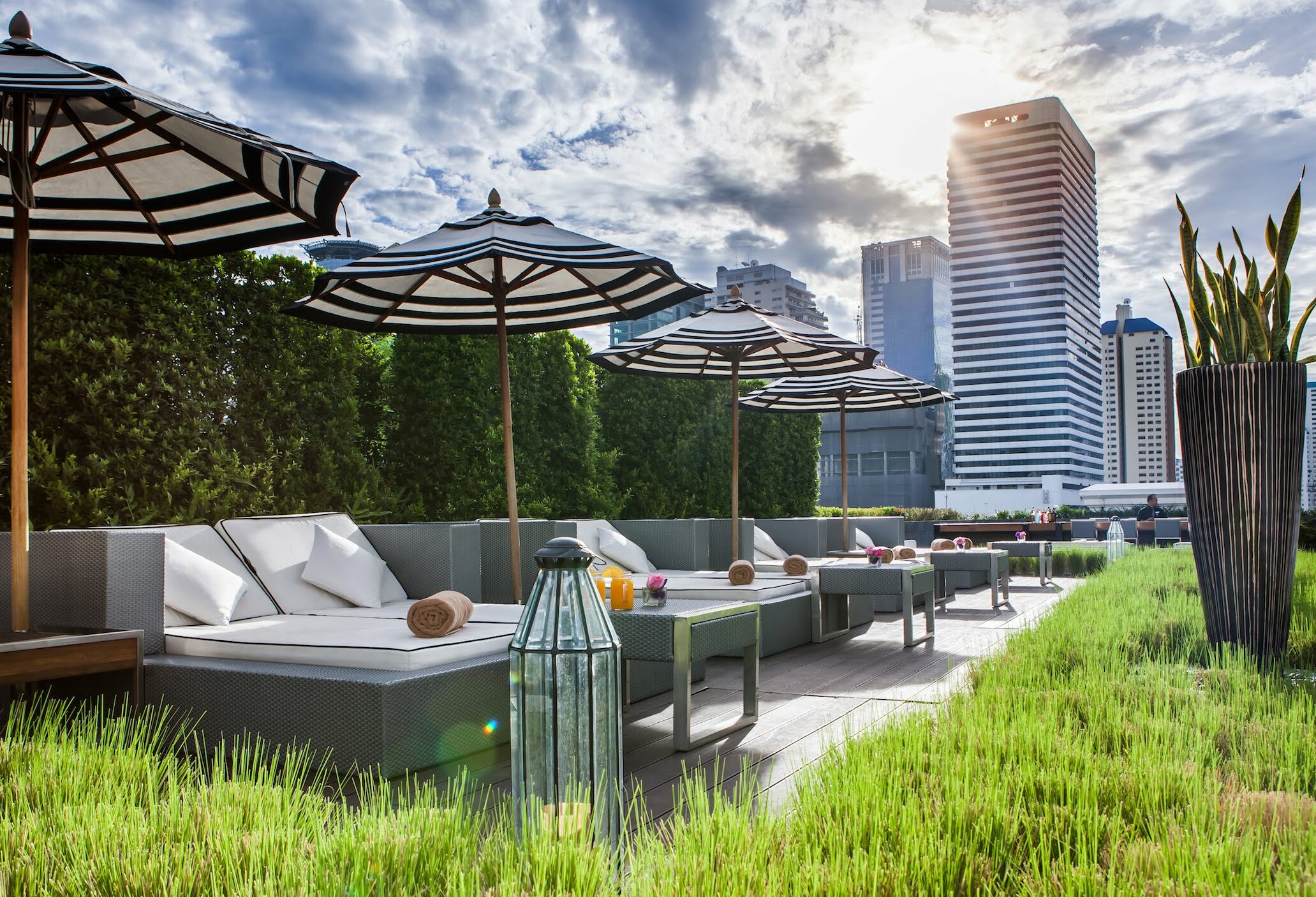 Rooftop terras Movenpick hotel sukhumvit 15 Bangkok