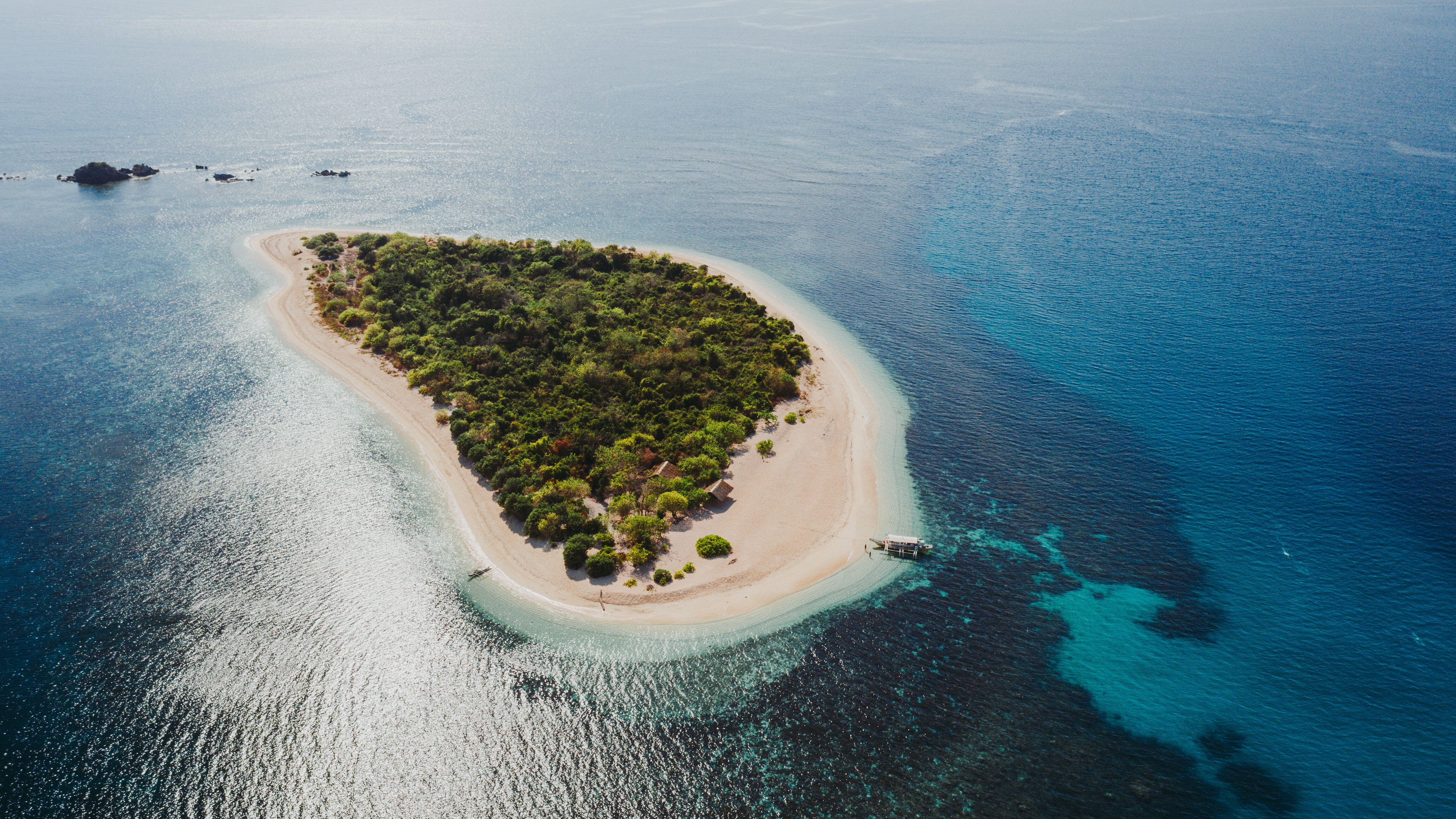 Pamalican Island
