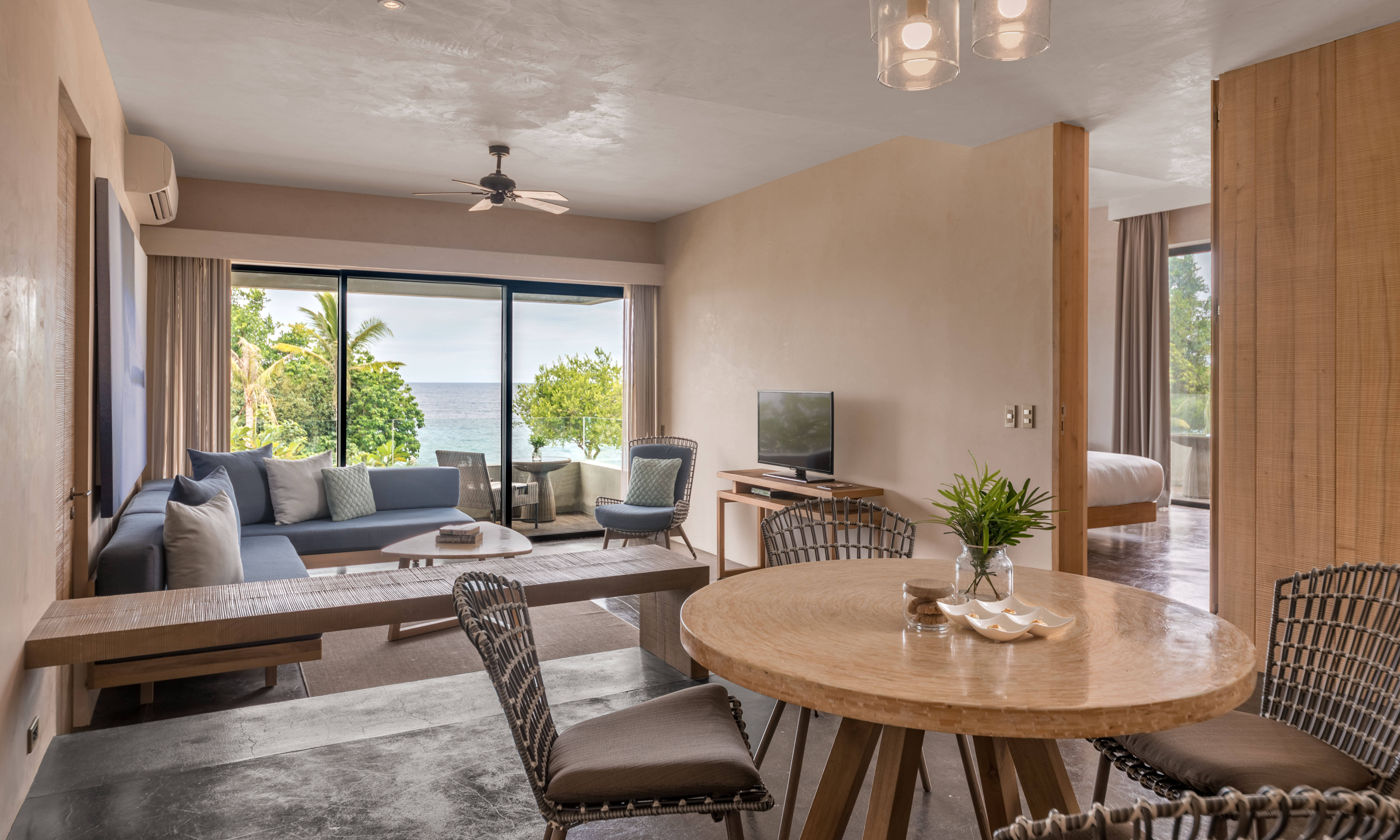 Filipijnen-Bohol-Panglao-Amorita-Resort-One-Bedroom-Sea-View-Suite