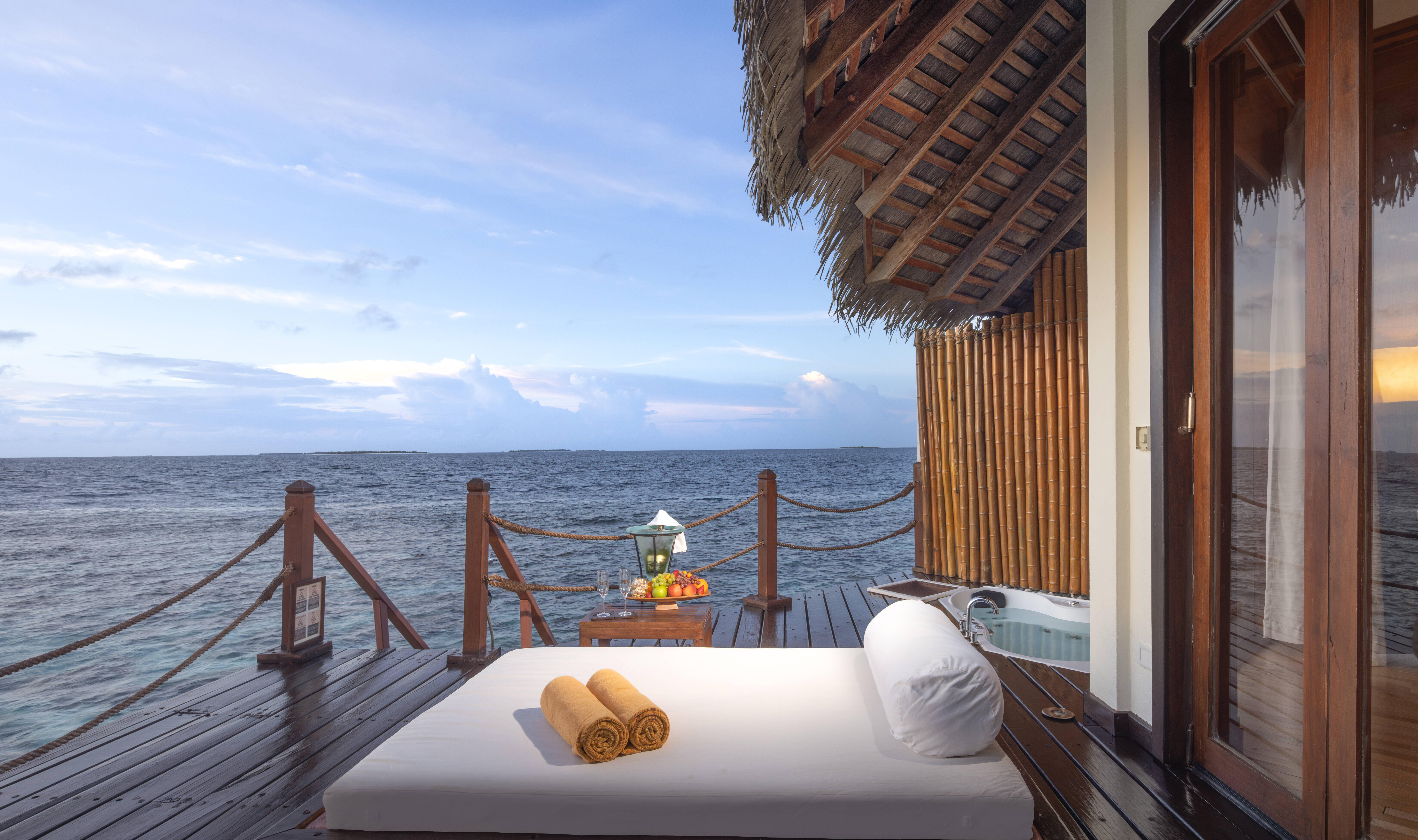 Malediven Adaaran Select Meedhupparu Prestige Water Villa