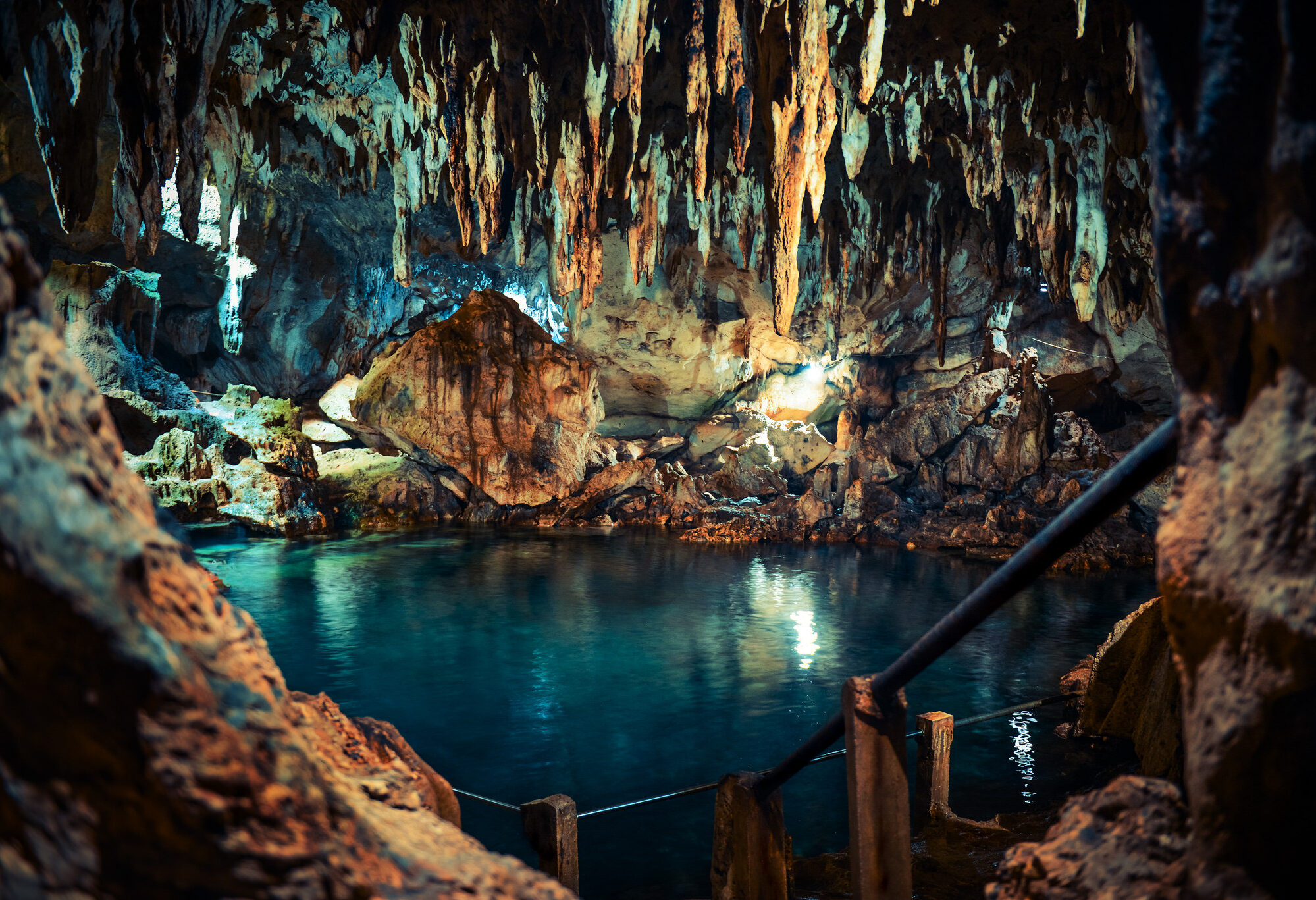 Hinagdanan grot bij Anda