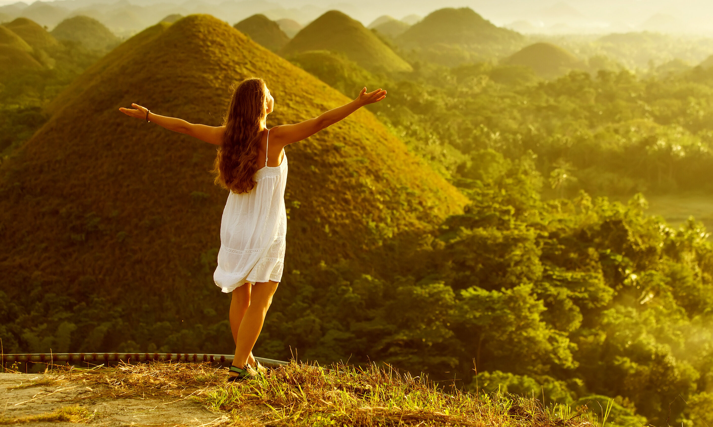 Filipijnen-Visayas-Bohol-Chocolate-Hills-dame