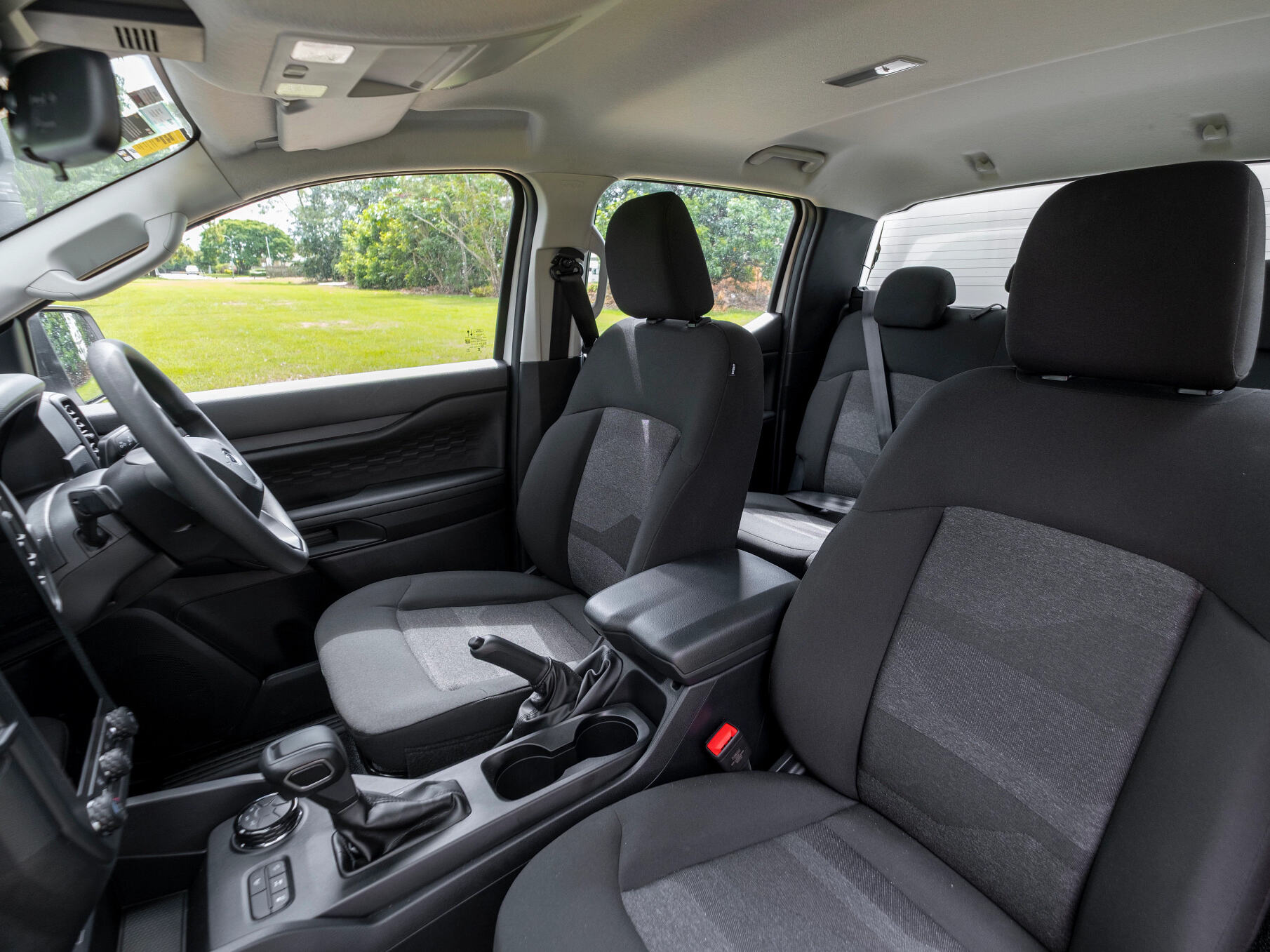 Bestuurderscabine van de Britz Warrior 4WD camper in Australie