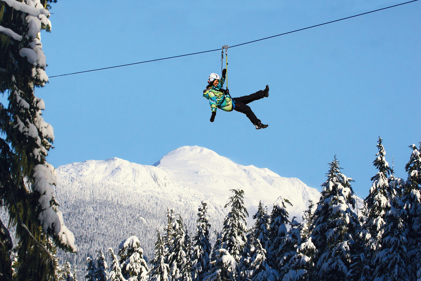 Zipline boven de bomen in Whistler Canada