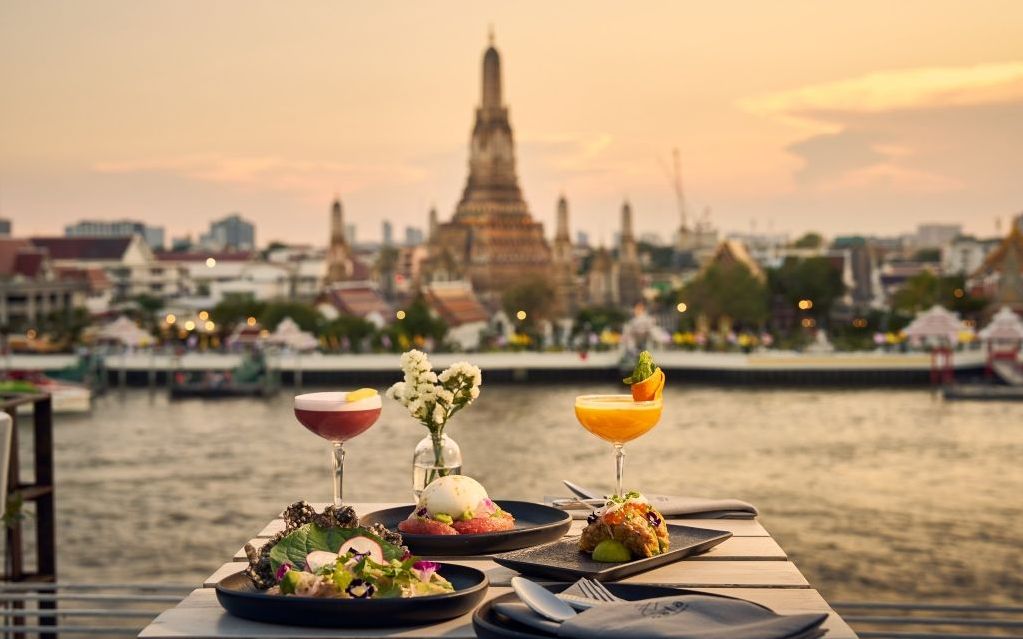 Sala-Rattanakosin-Rooftop-Bar-