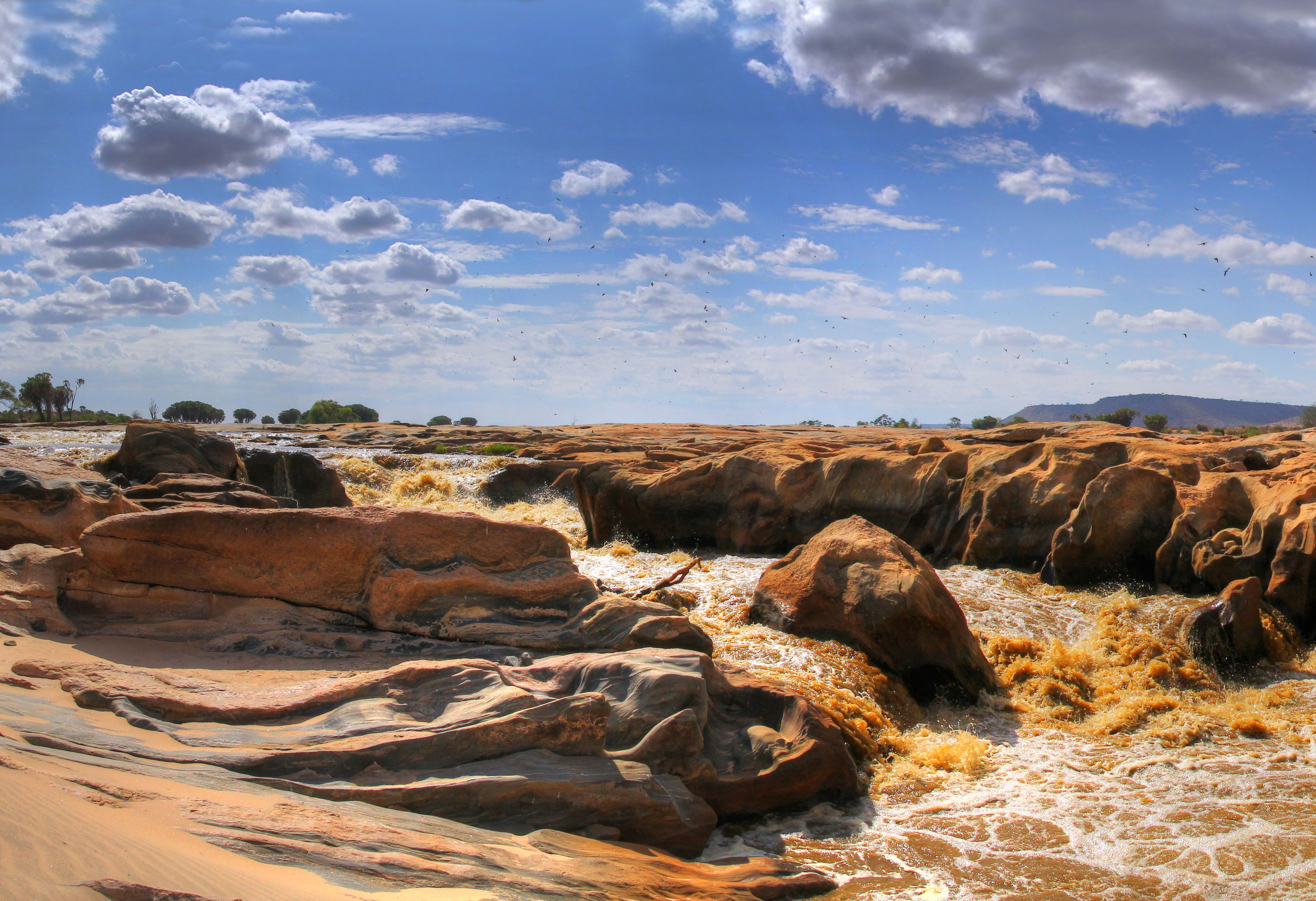 Lugard watervallen in Tsavo East in Kenia