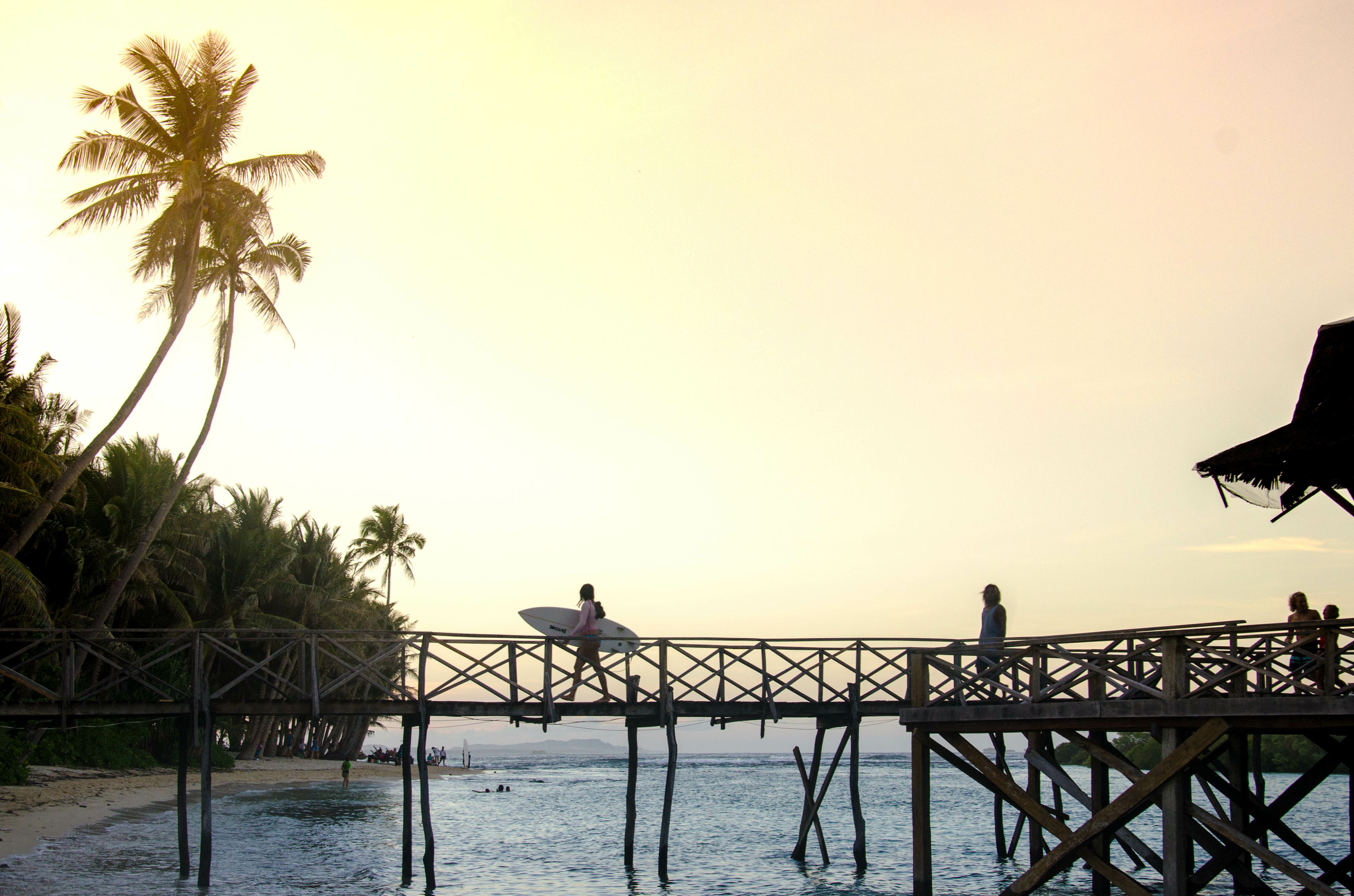 Filipijnen-Siargao-zonsondergang-surf