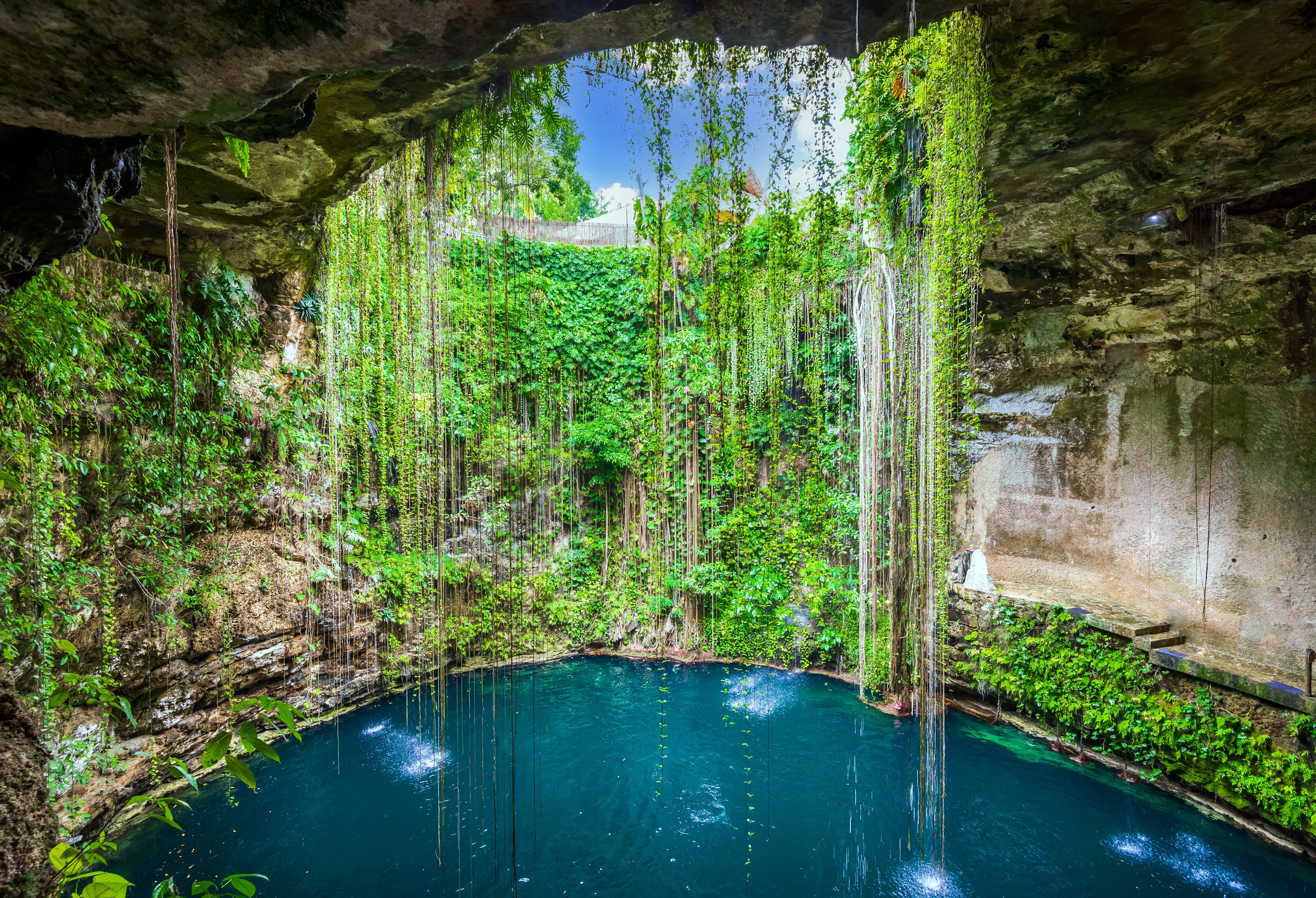 Mexico Chichen Itza Ik Kil Cenote
