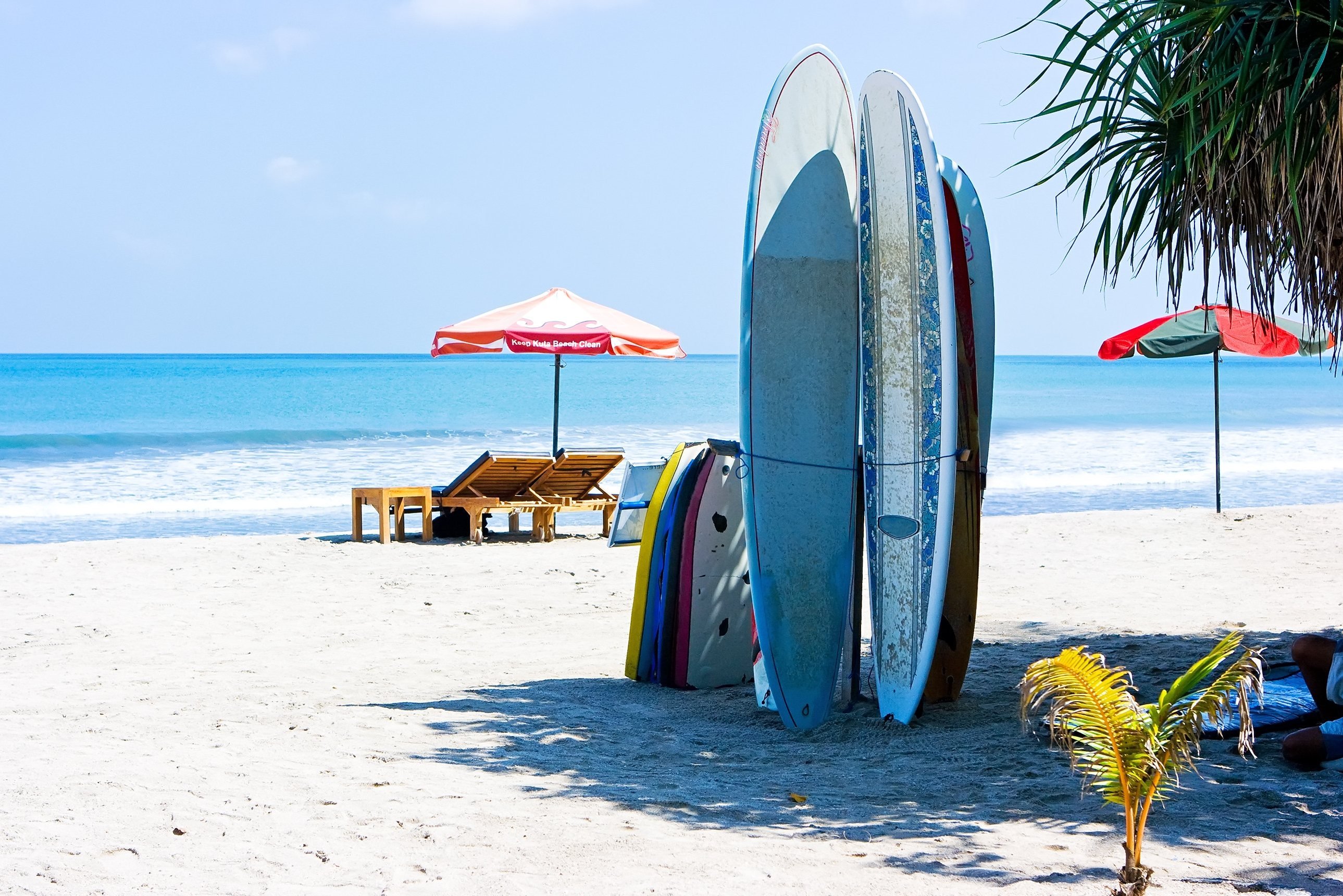 Surfen bij Kuta Beach op Bali