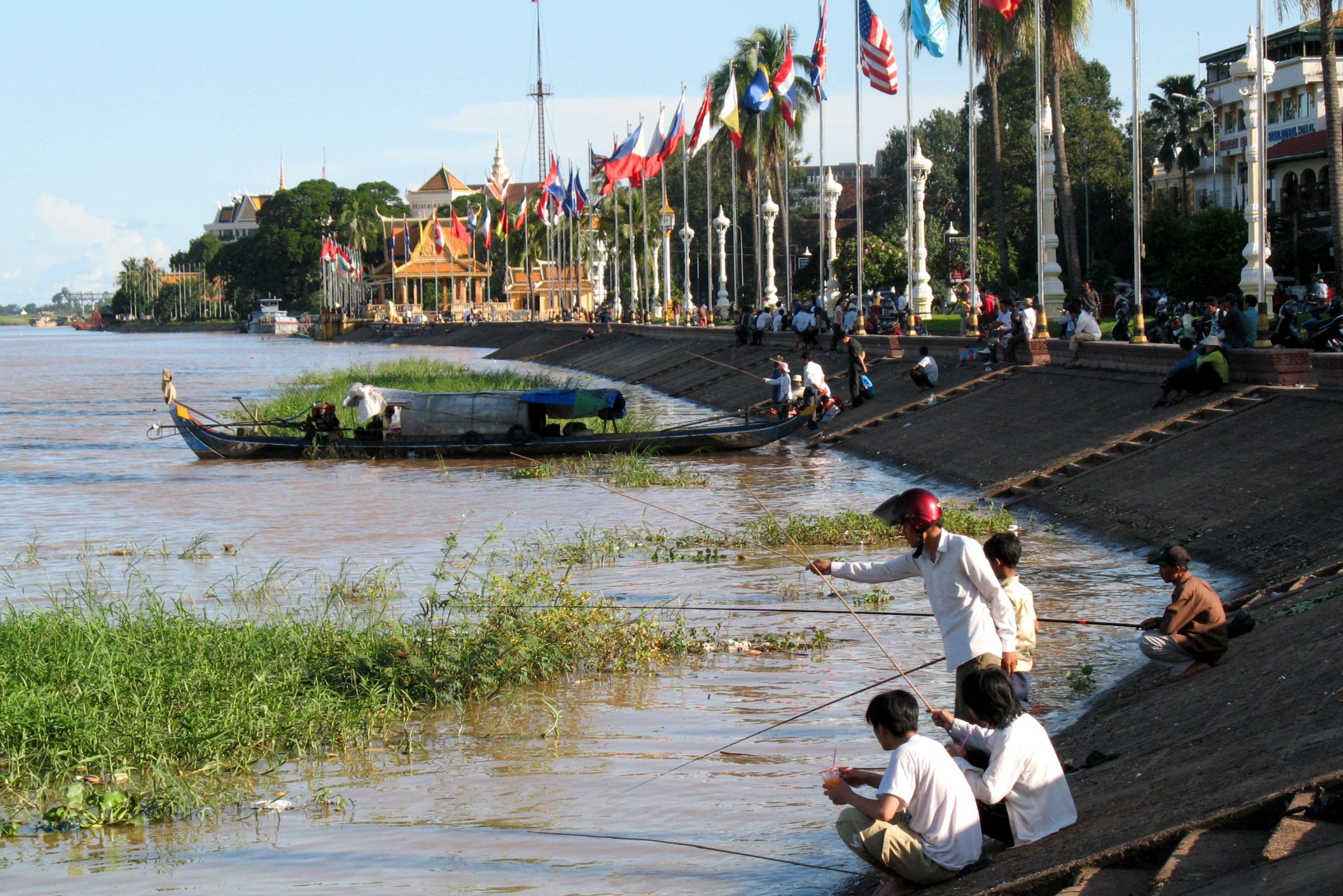 Sisowath Quay in Phnom Penh, Cambodja