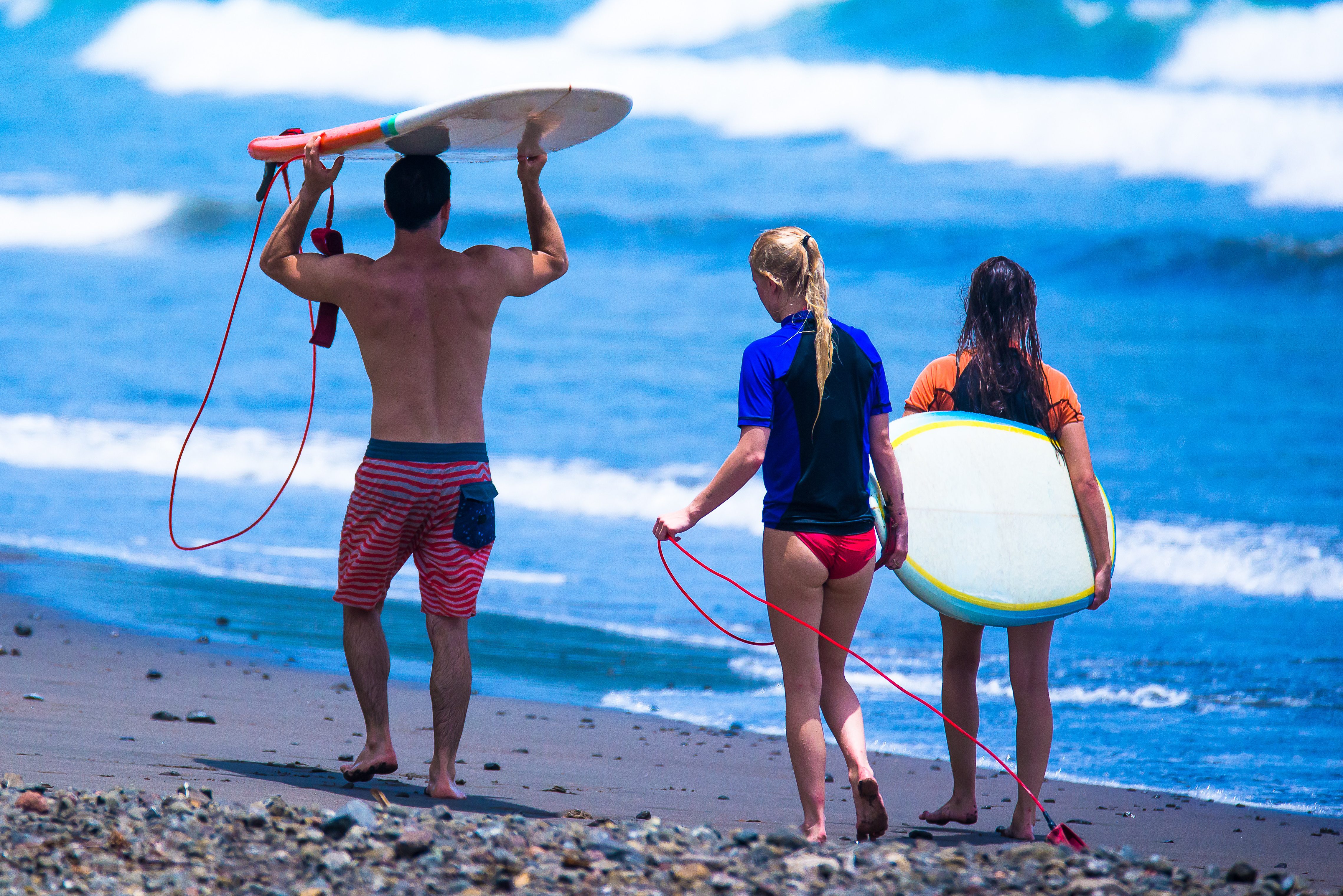 Surfles Het strand van Santa Teresa in Costa Rica