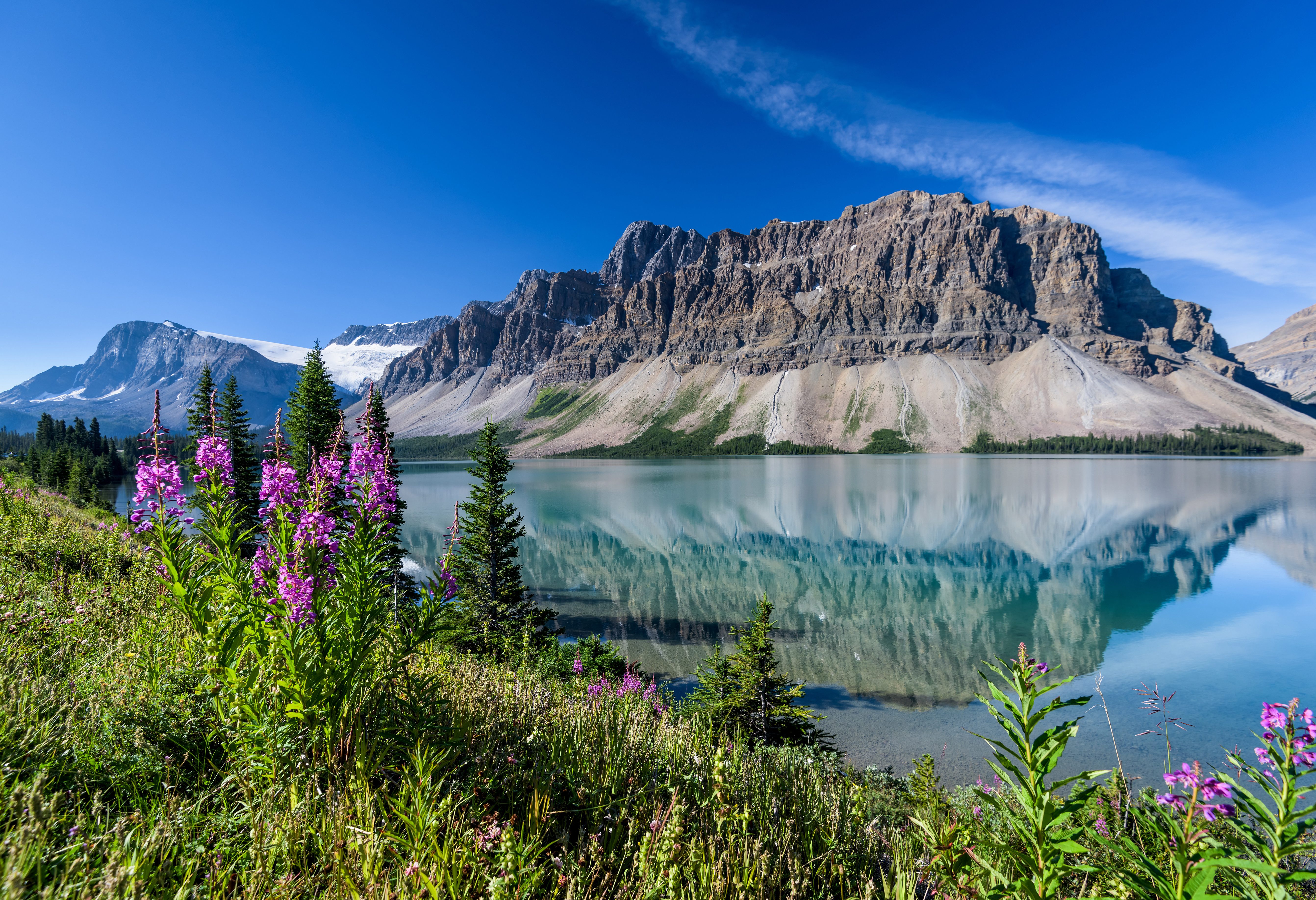 canada-banff-rocky-mountains-bow-lake-meer-vlakbij-de-icefields-parkway
