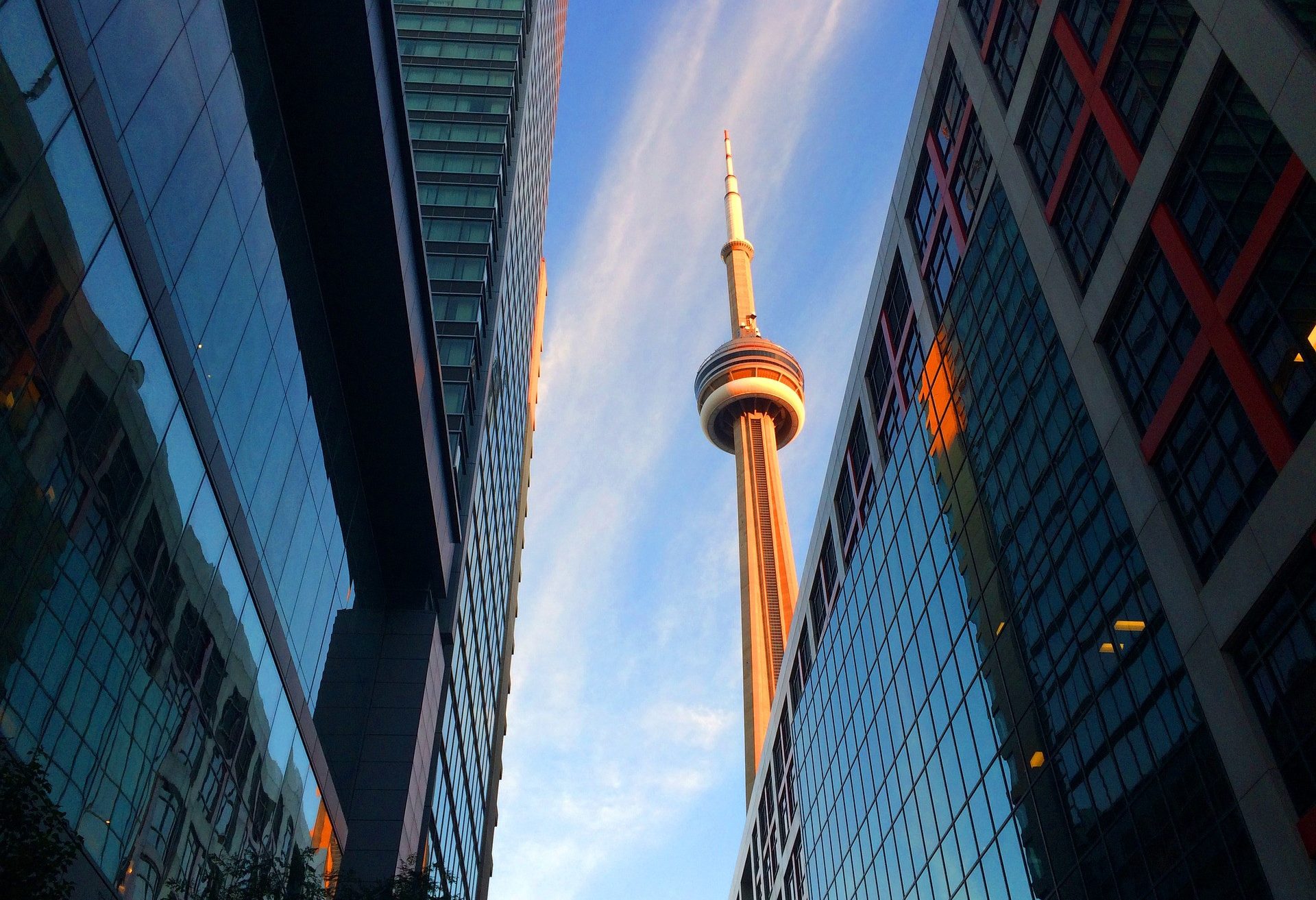 canada-toronto-downtown-cn-tower