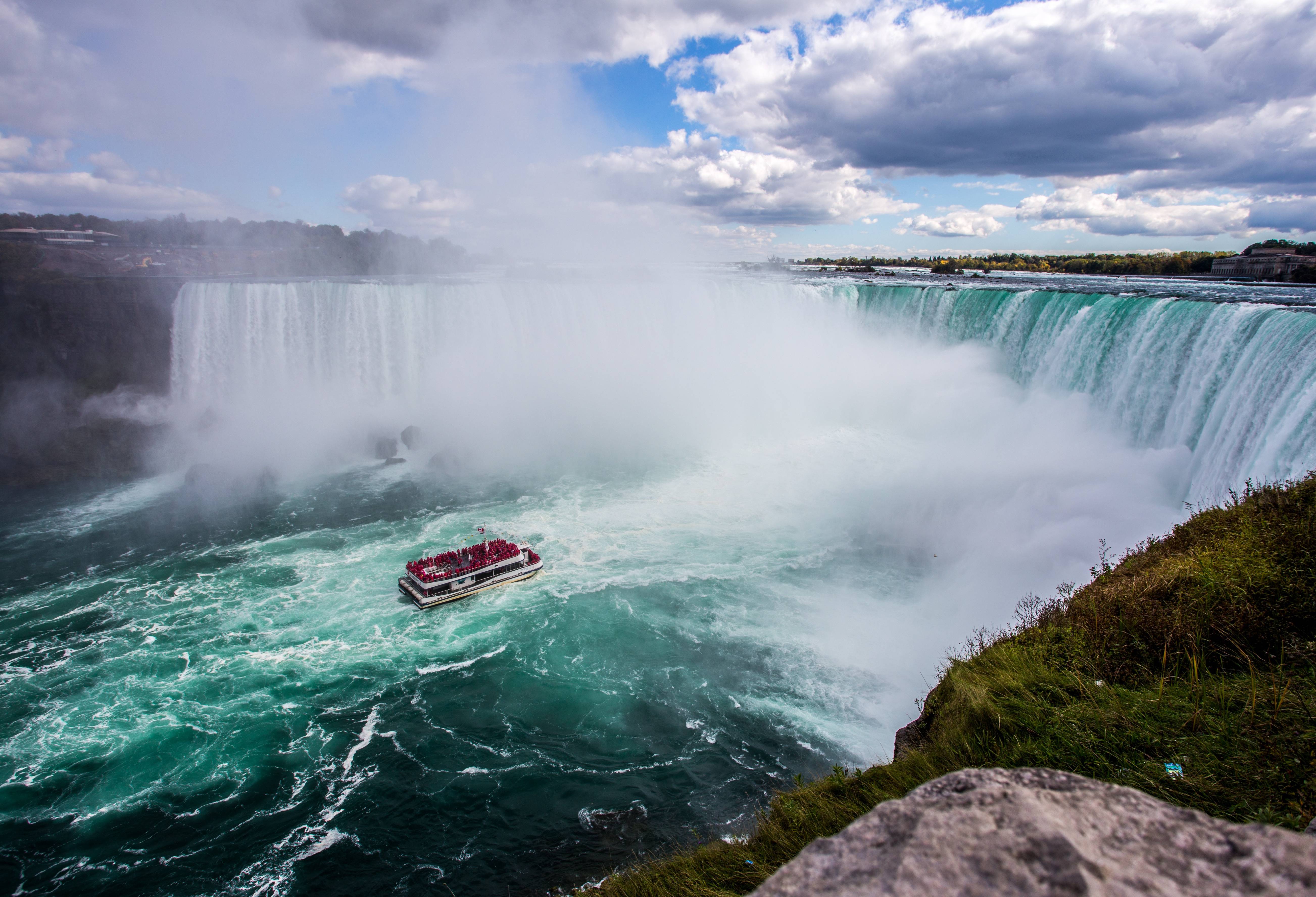 canada-niagara-falls-hornblower-cruise-horseshoe-falls-3