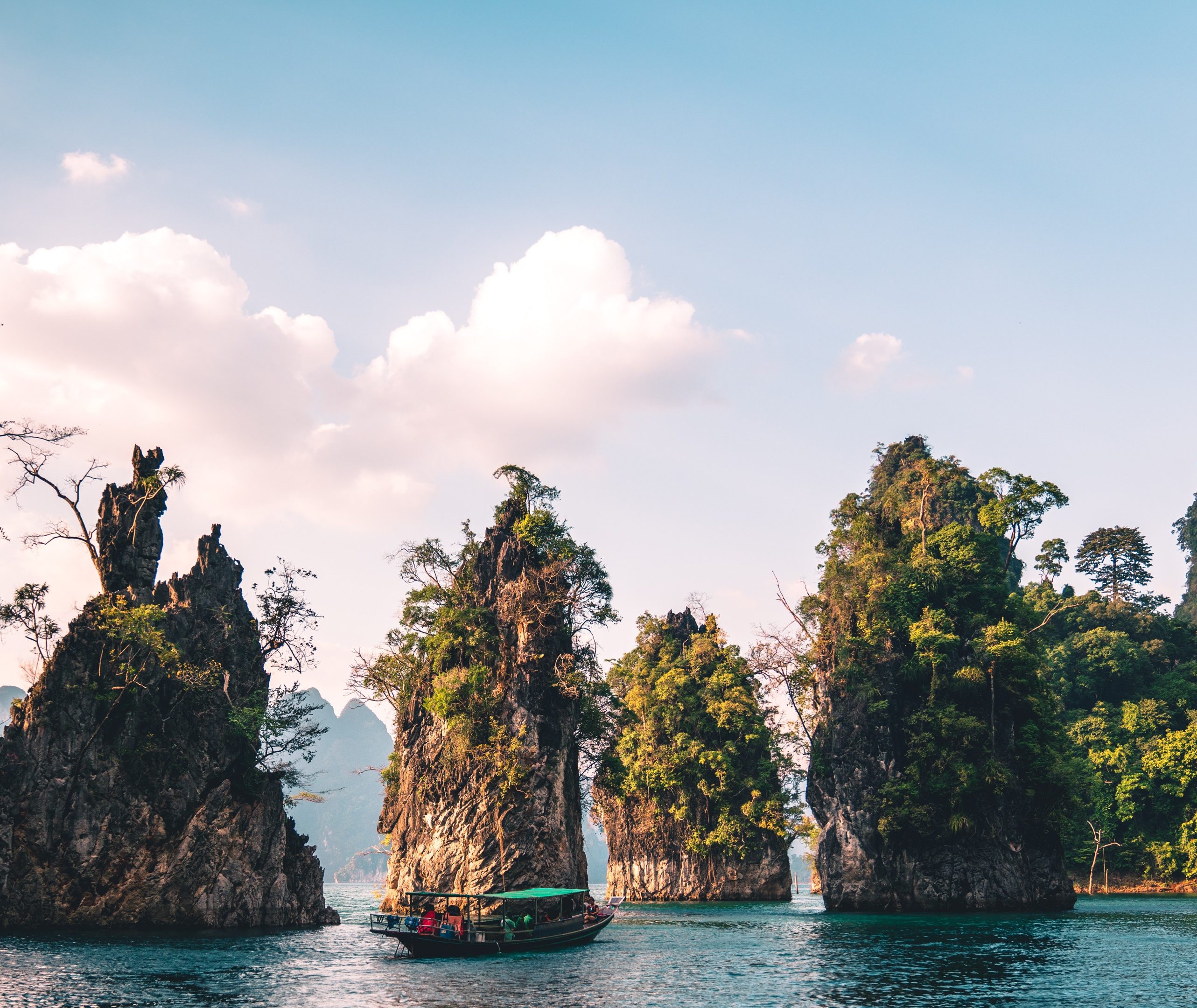 De karstgebergten van Khao Sok, Thailand