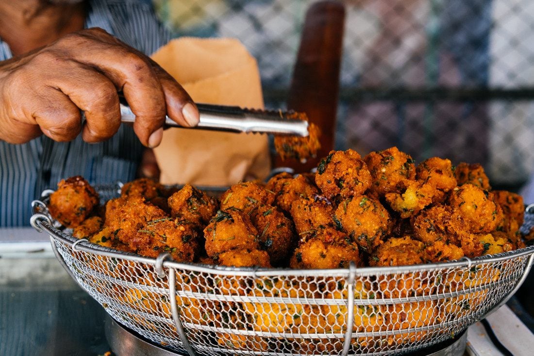 Proef streetfood in het centrum van Port Louis, Mauritius