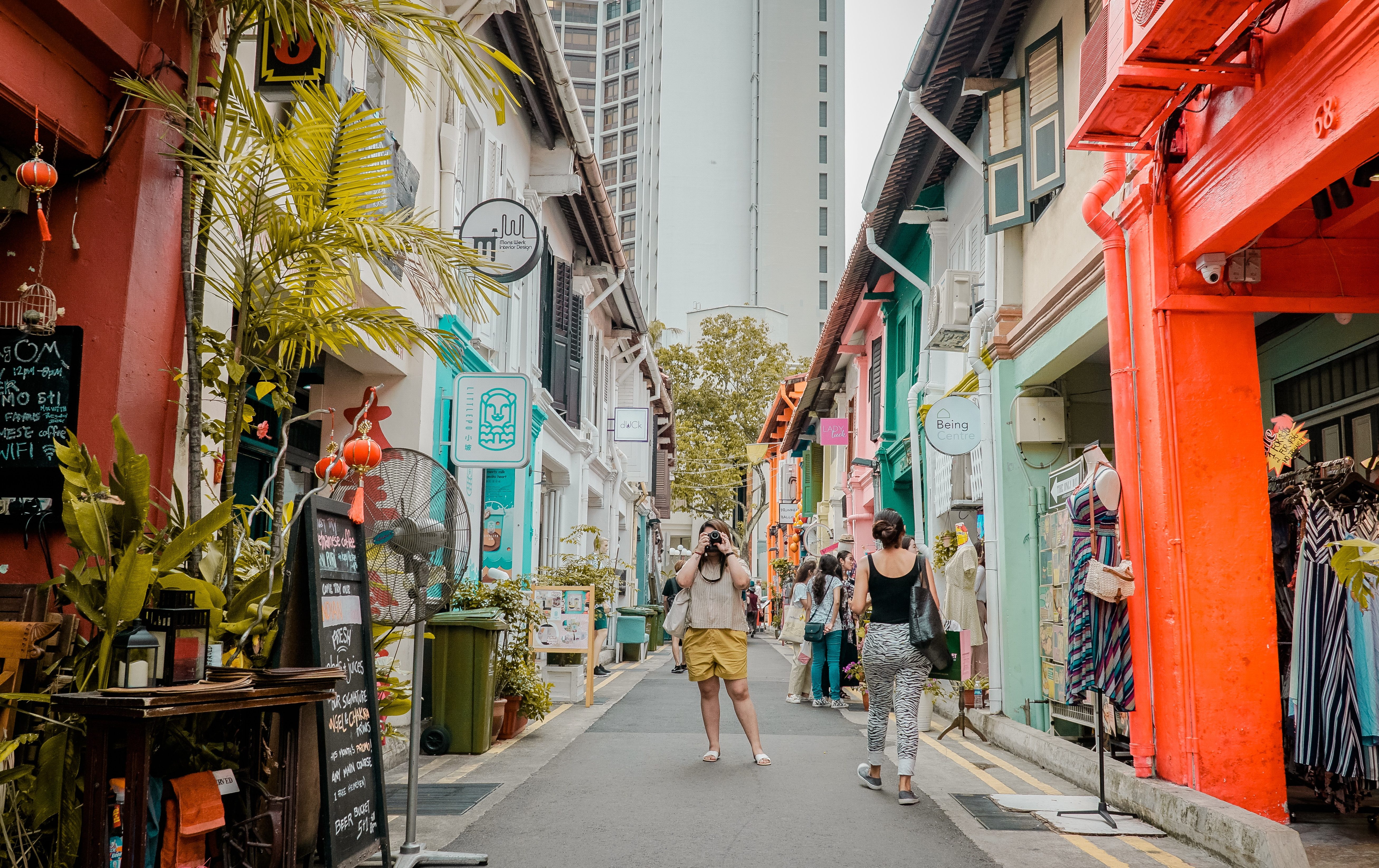 Slenter door de straten van Little India in Singapore