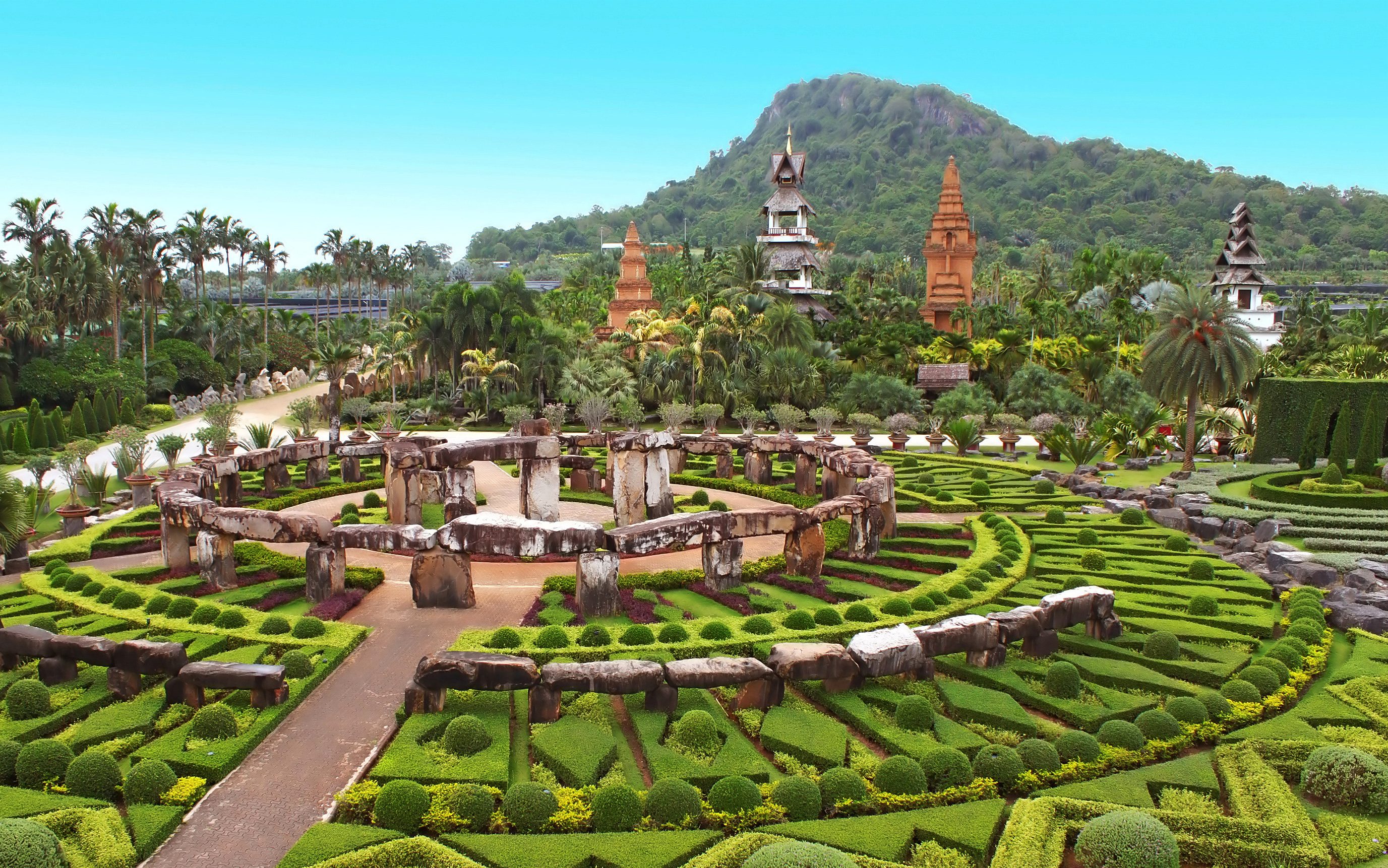 De prachtige tropische tuin van Nong Nooch in Pattaya, Thailand