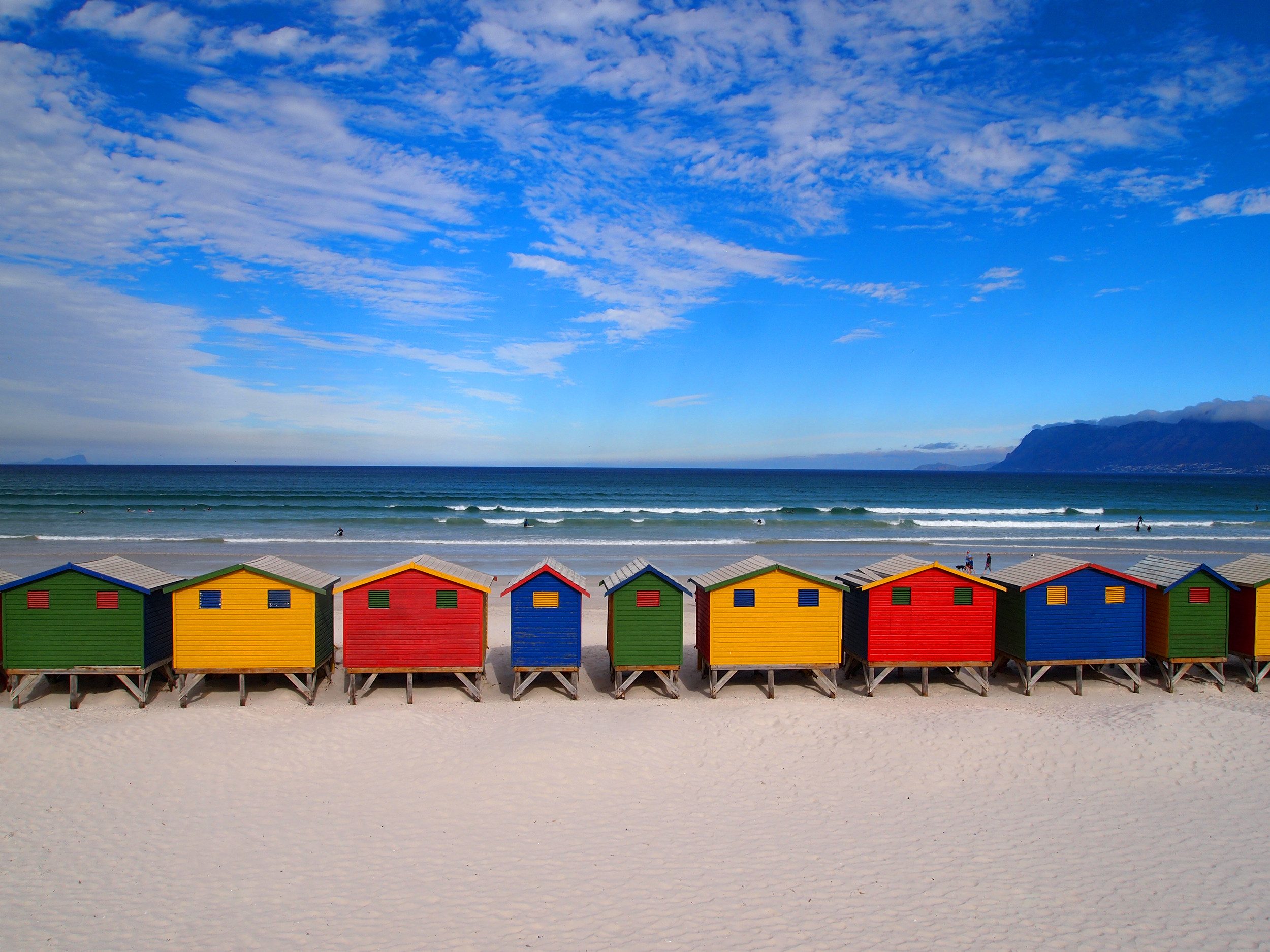 De kleurrijke strandhuisjes op Muizenberg in Kaapstad, Zuid-Afrika