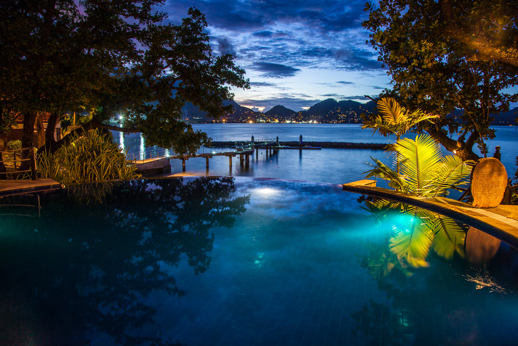 Zwembad van Cerf Island Resort