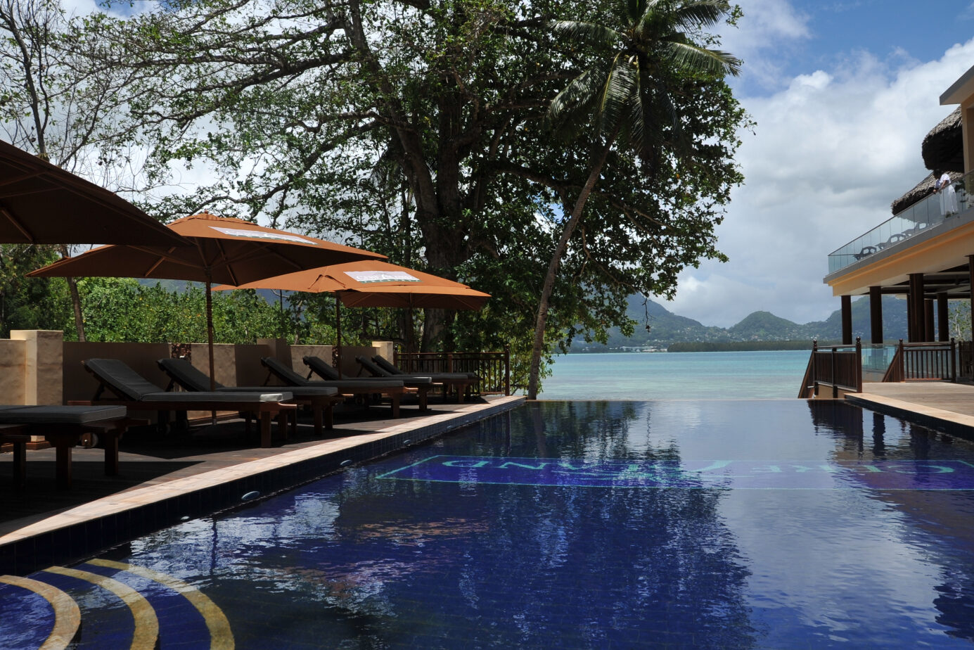 Zwembad van Cerf Island Resort