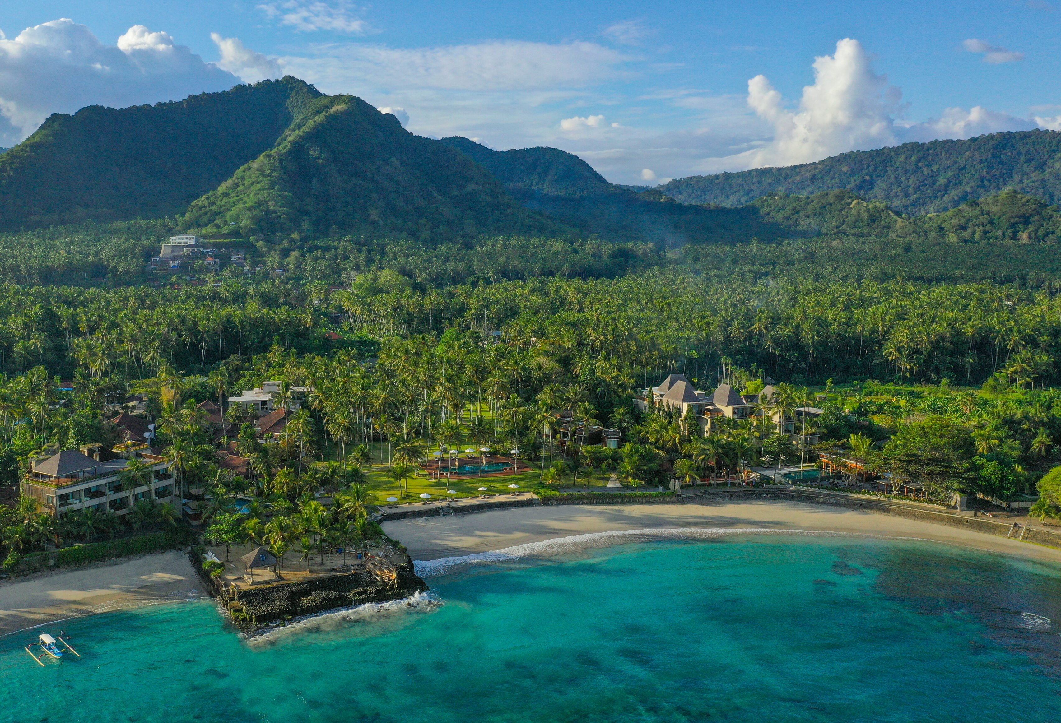 Overzicht van het Candi Beach Resort in Candidasa op Bali