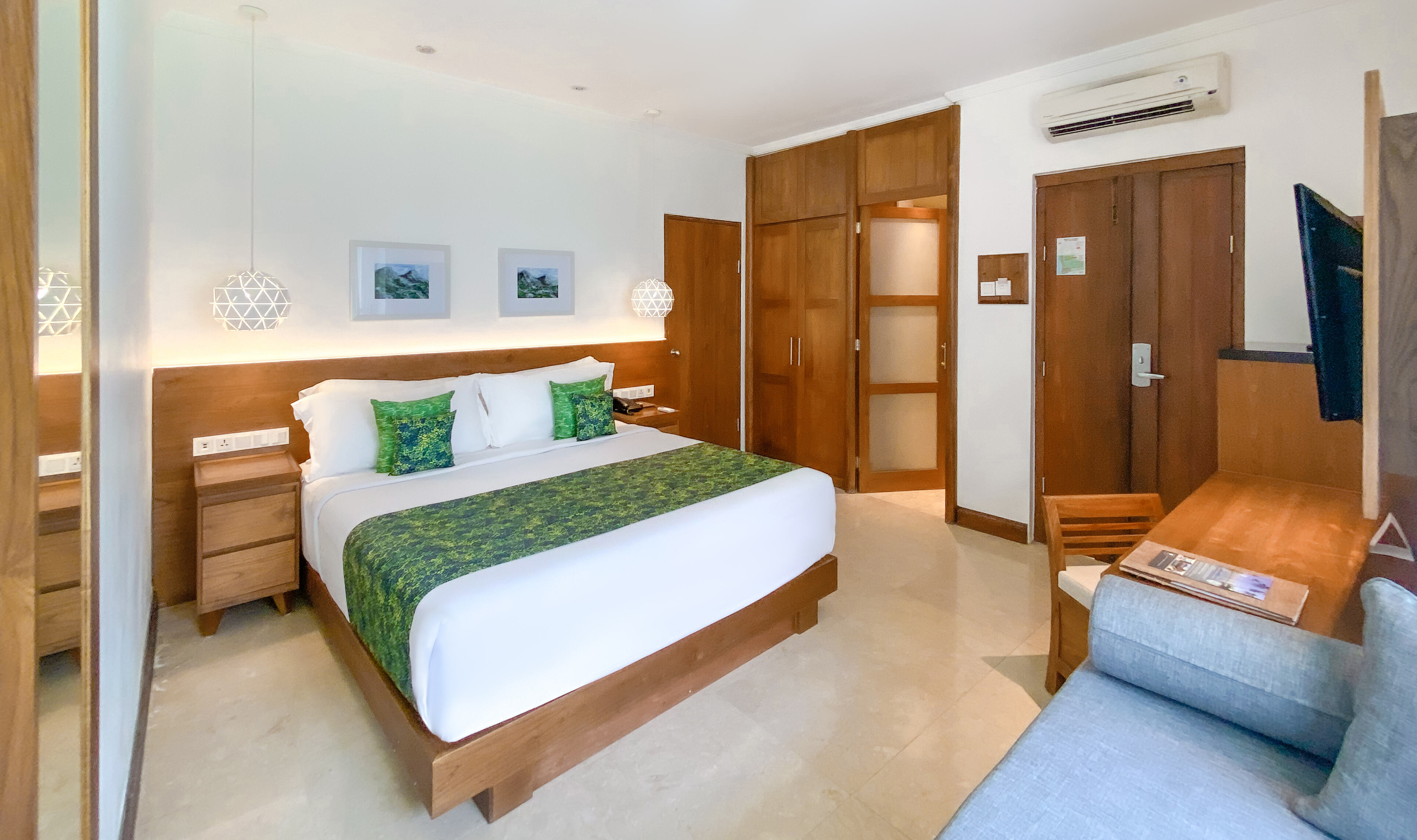 Deluxe Ocean Bungalow in het Candi Beach Resort in Candidasa op Bali