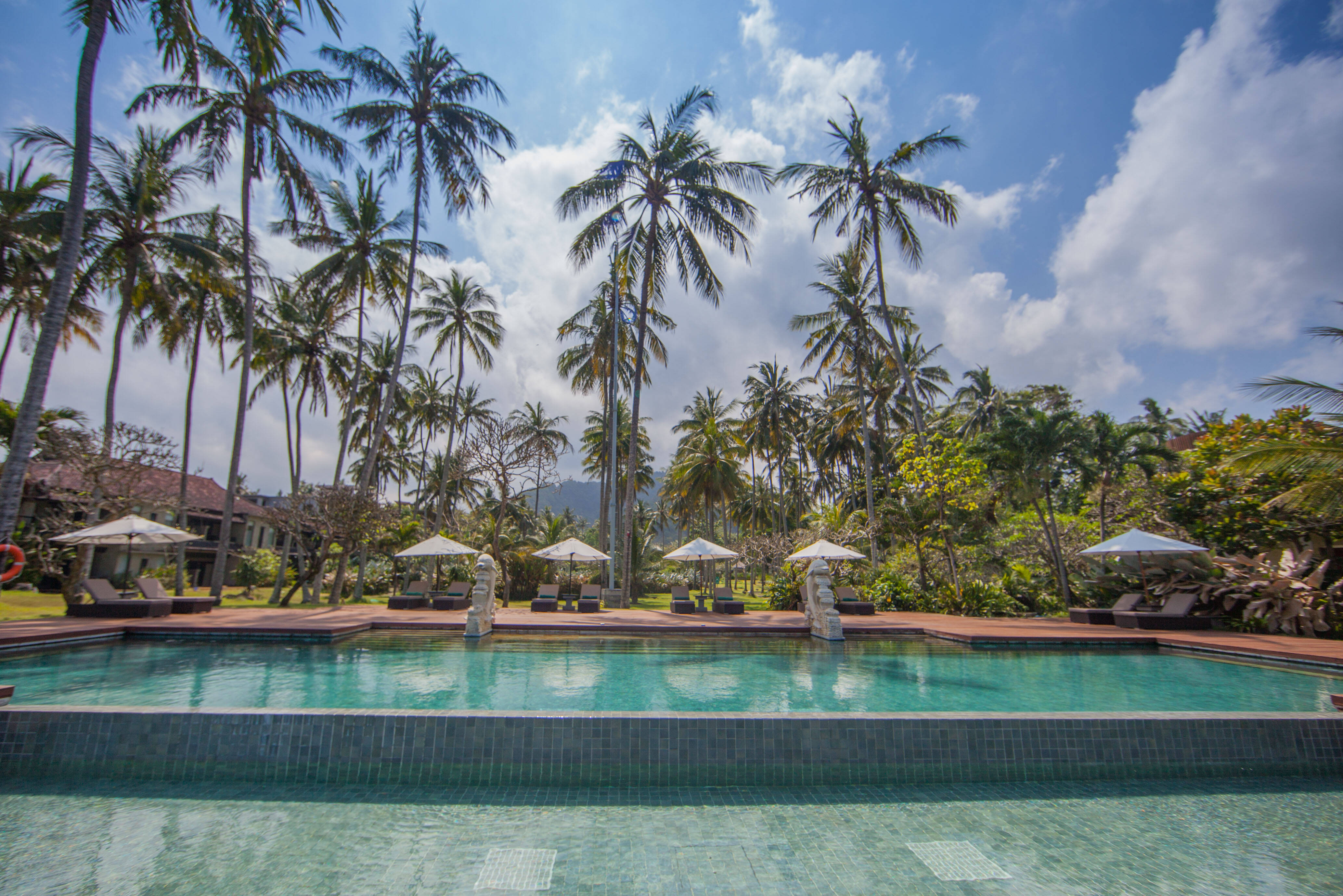 Infinity zwembad van het Candi Beach Resort in Candidasa op Bali