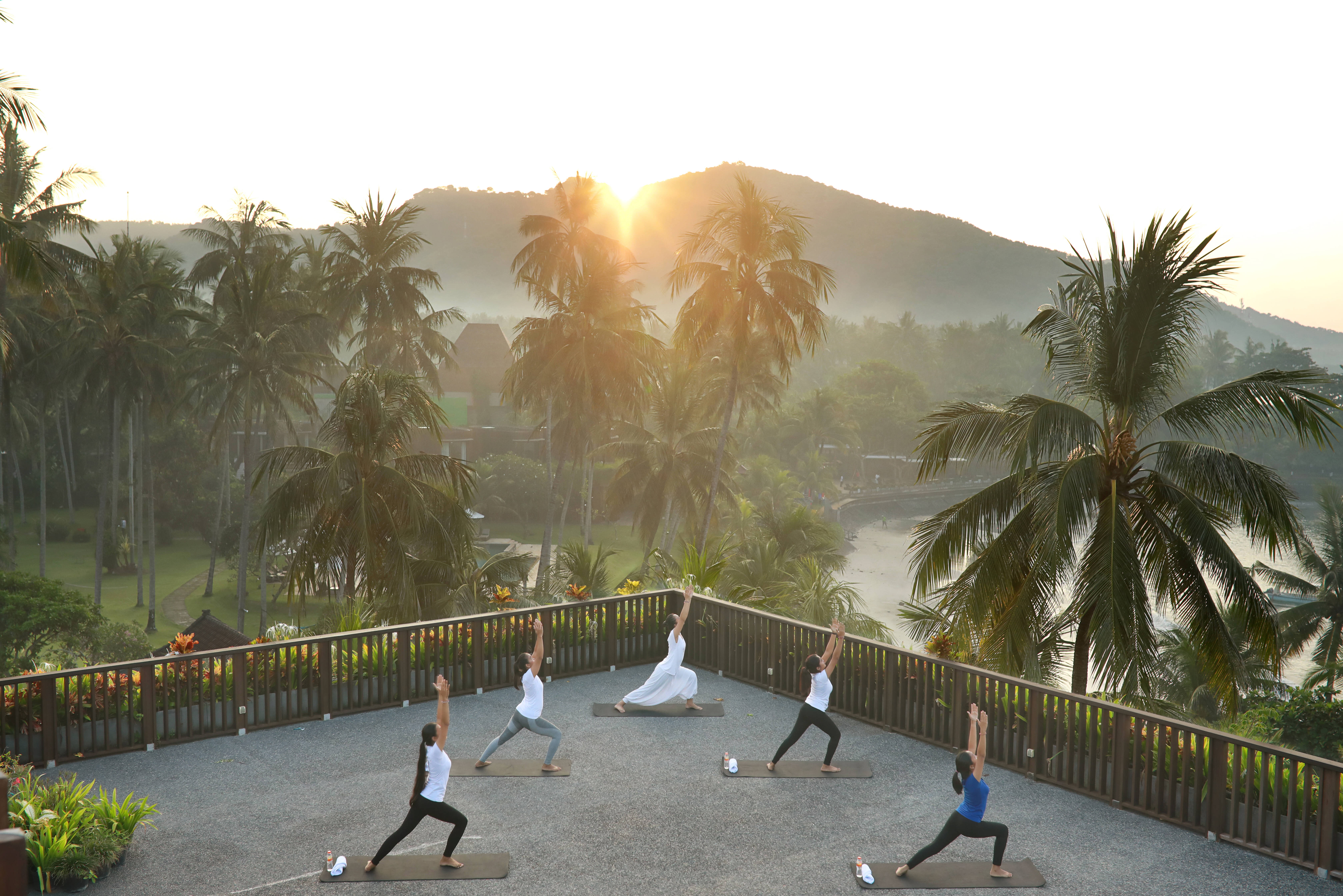 Yoga in het Candi Beach Resort in Candidasa op Bali