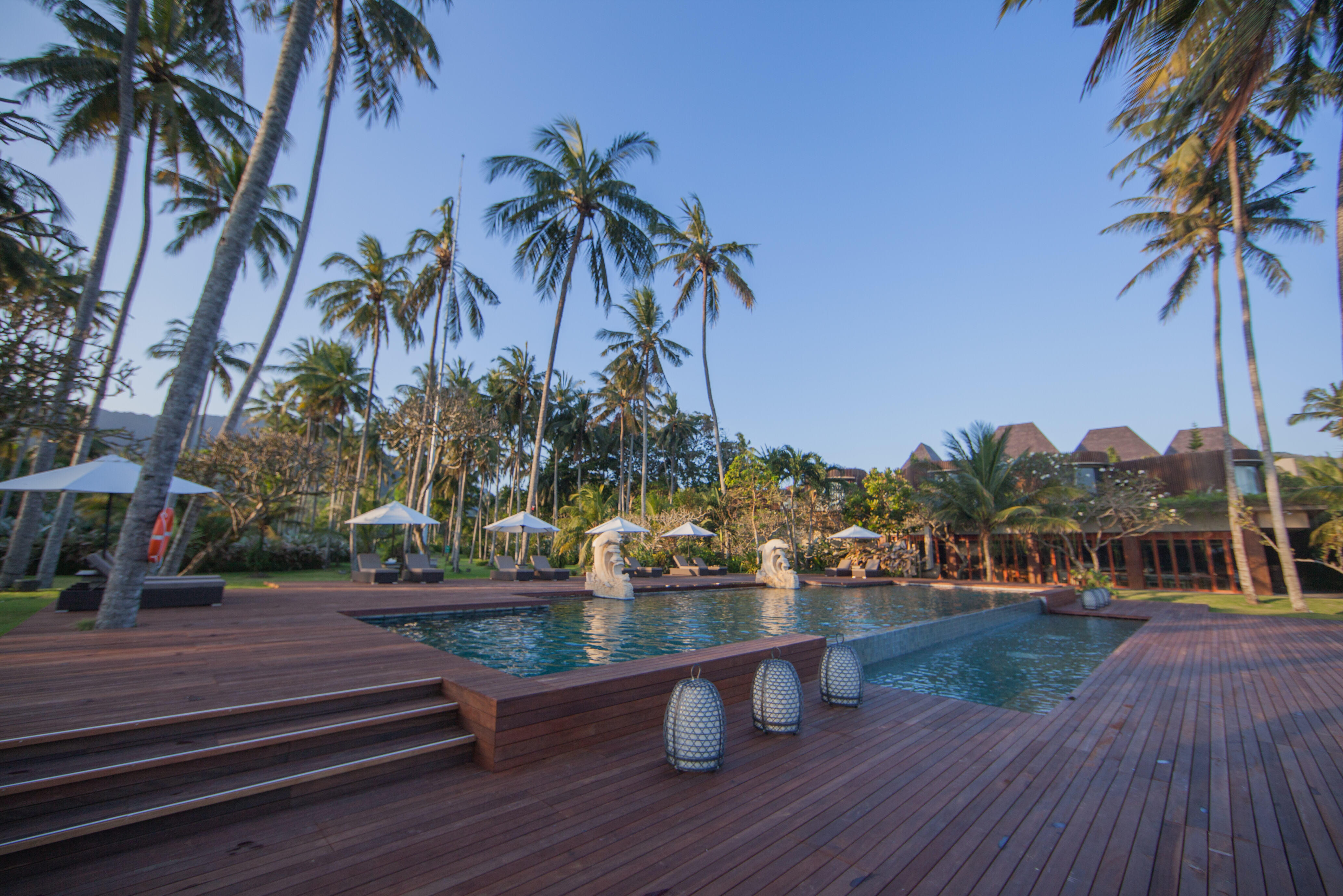 Infinity zwembad in het Candi Beach Resort in Candidasa op Bali