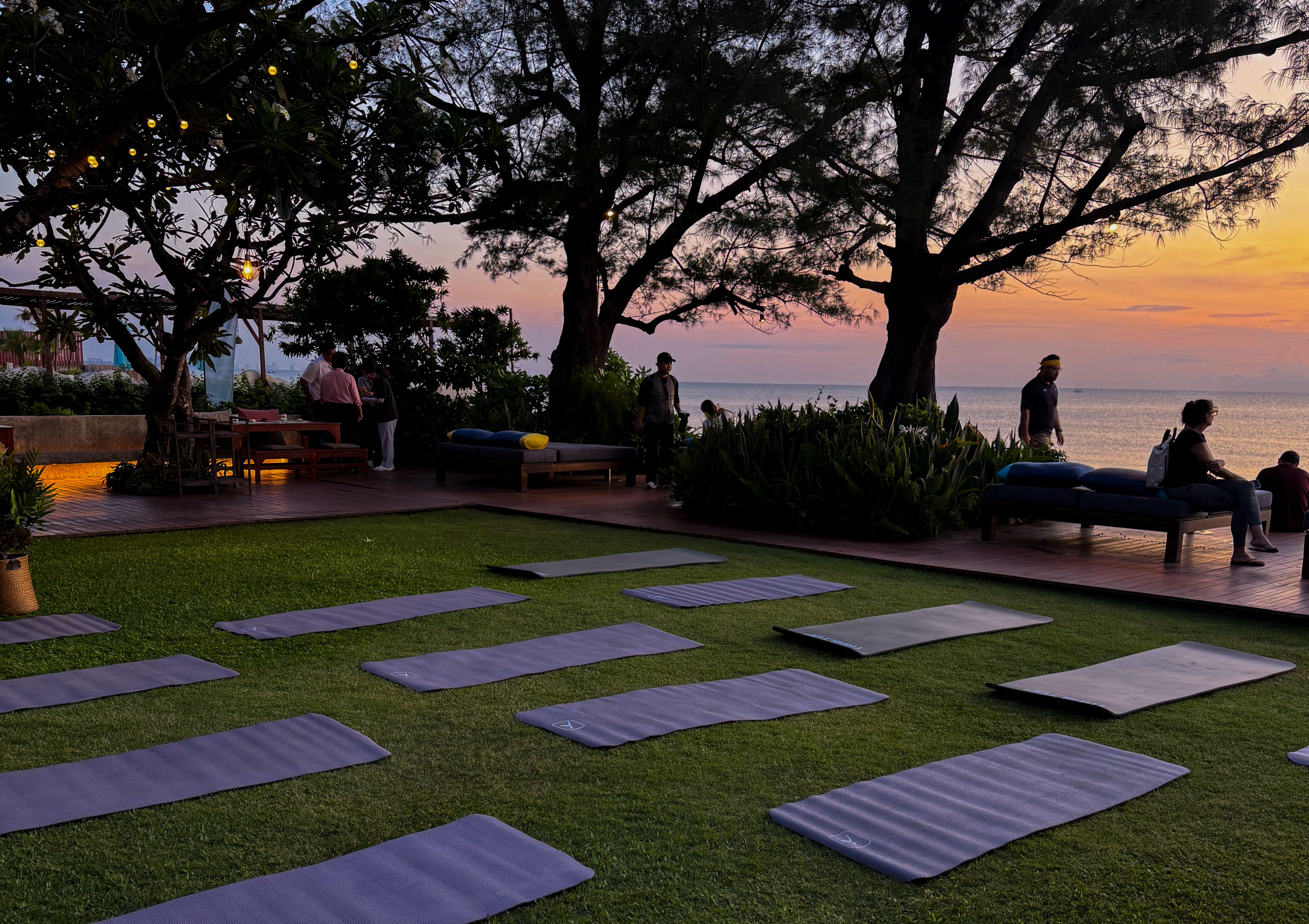 Thailand-Hua-Hin-Sunrise-yoga-