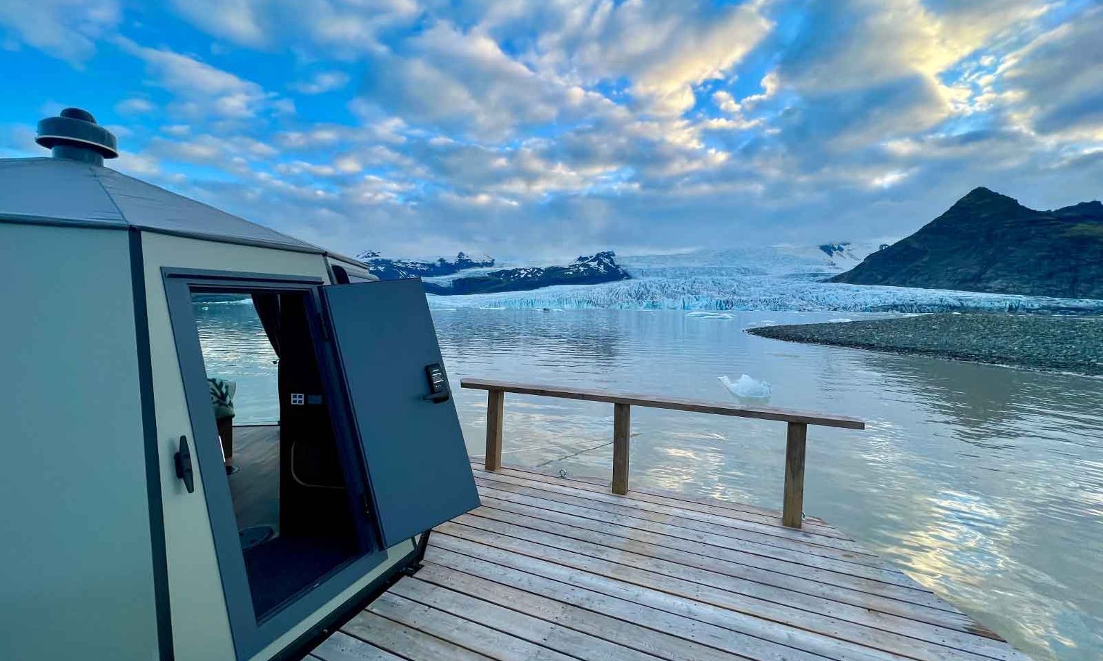 Fjallsárlón Glacier Lagoon – Aurora Huts