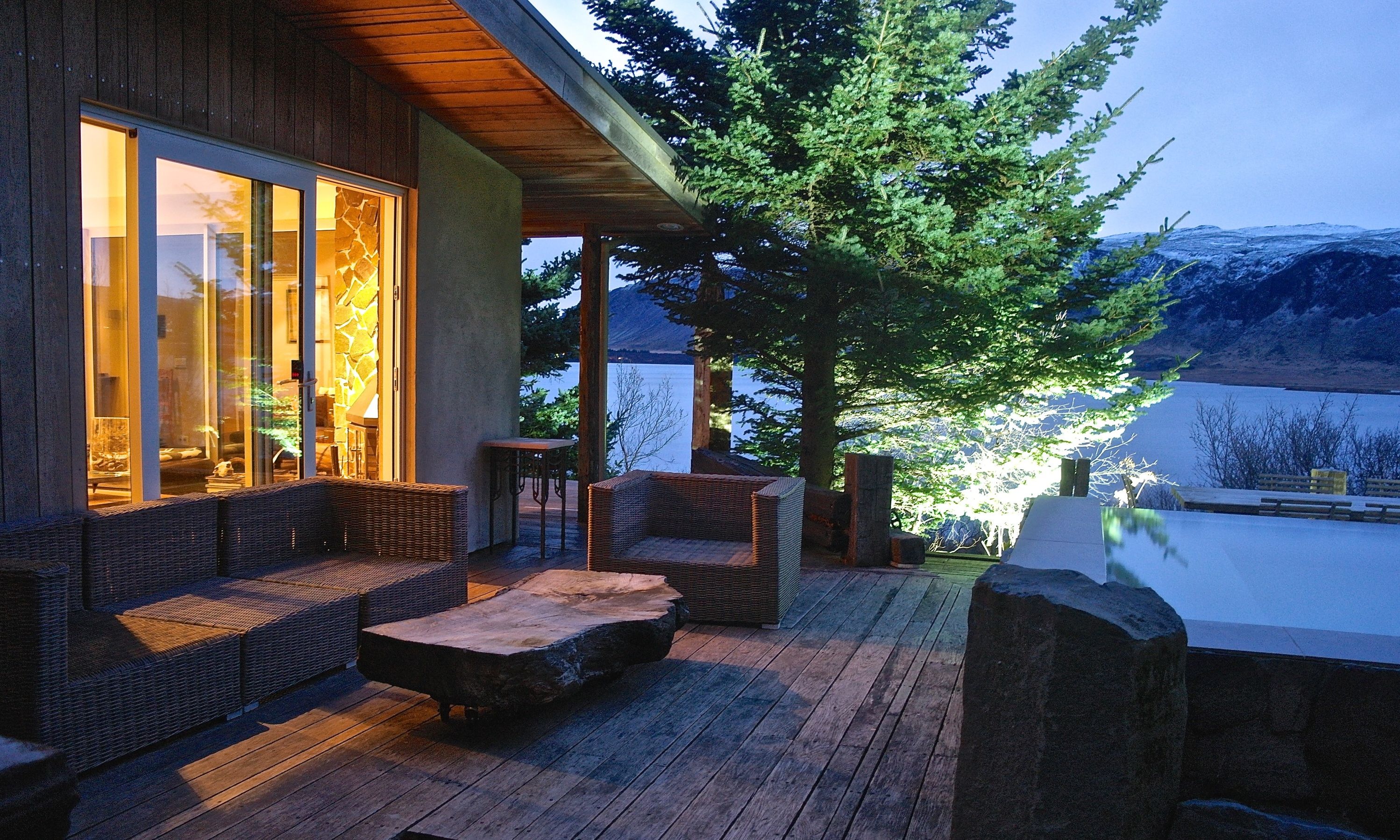 Icelandic Luxury Lodges – Lakefront Villas