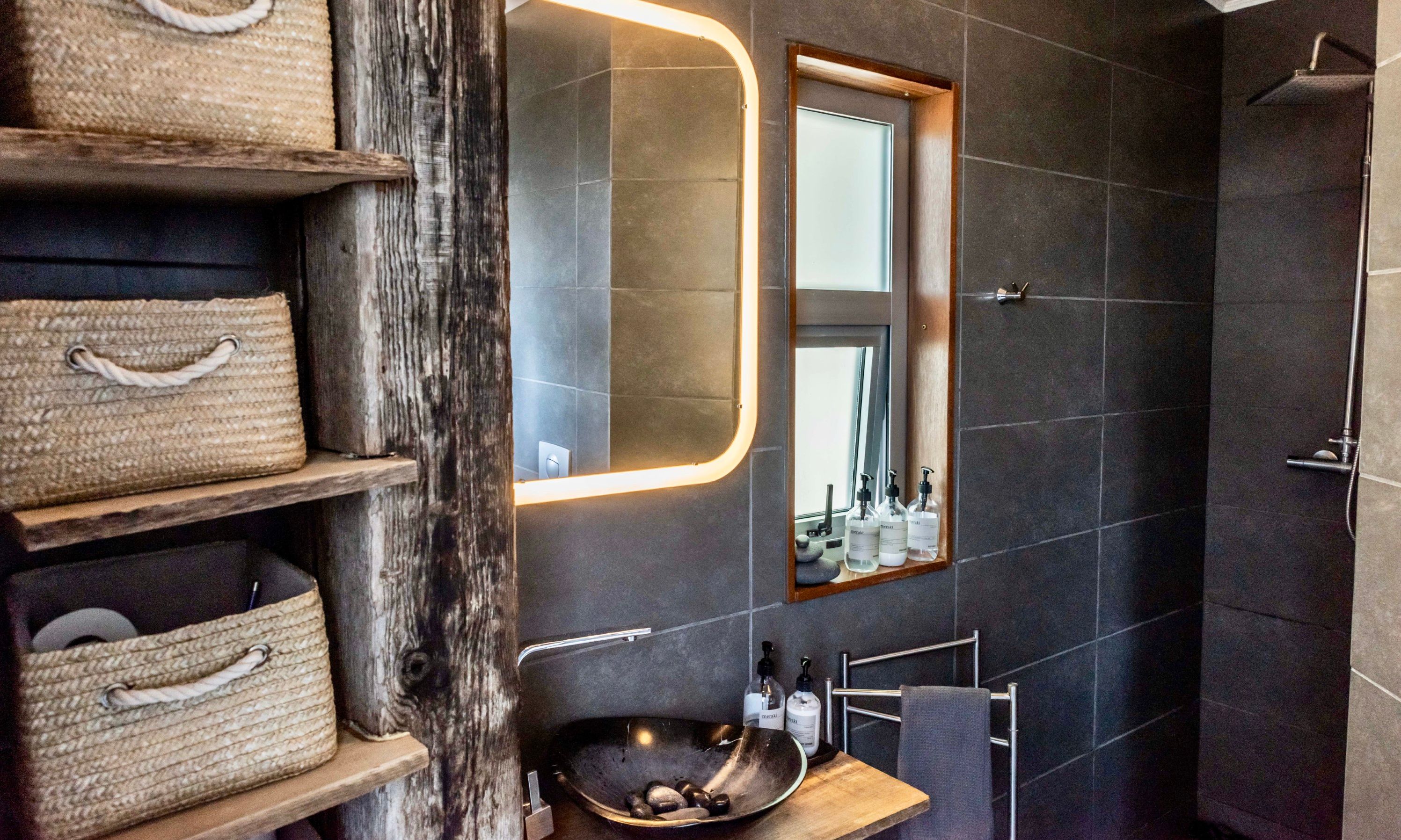 Icelandic Luxury Lodges – Lakefront Villas
