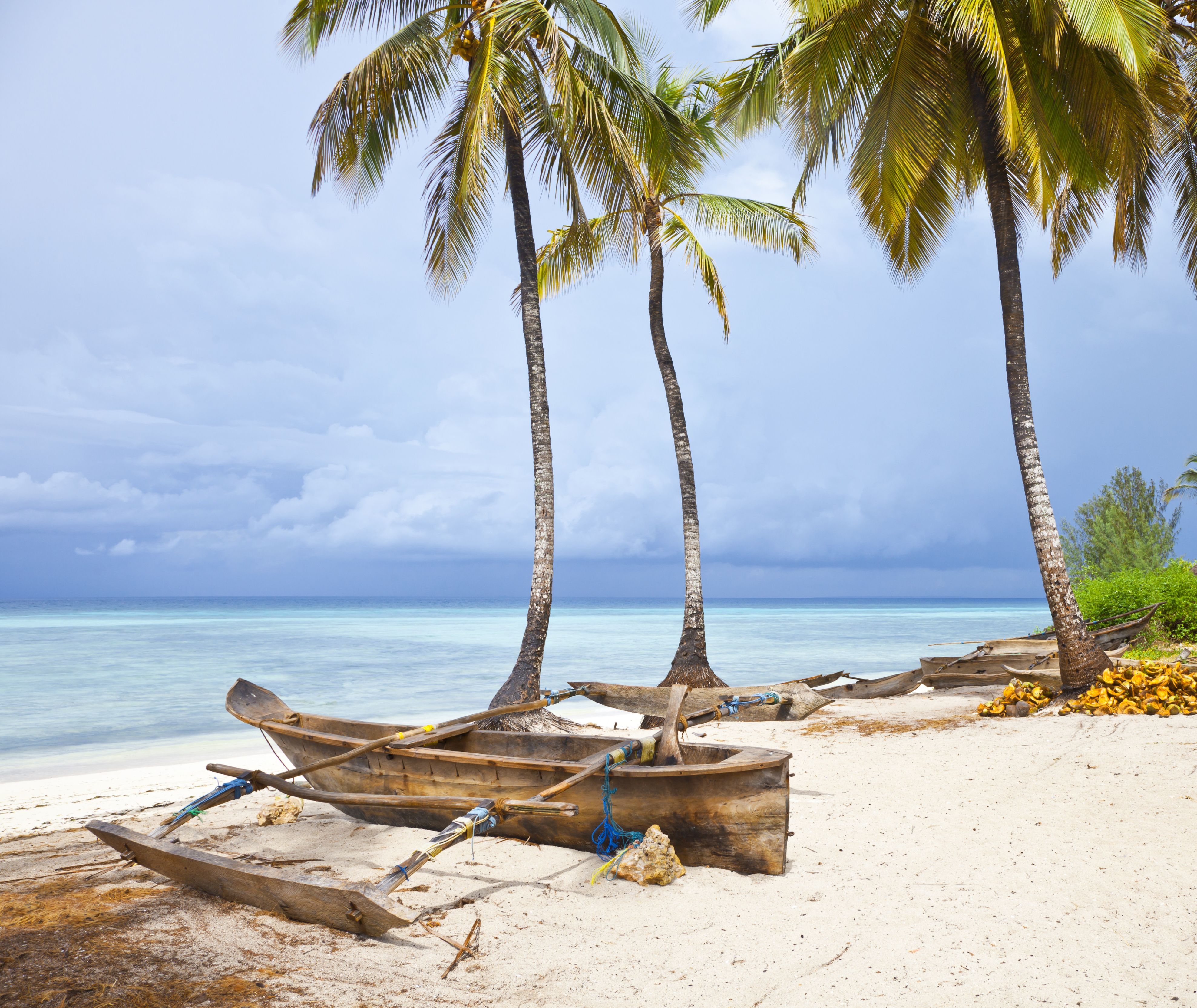 tanzania-zanzibar-strand-traditionele-boot