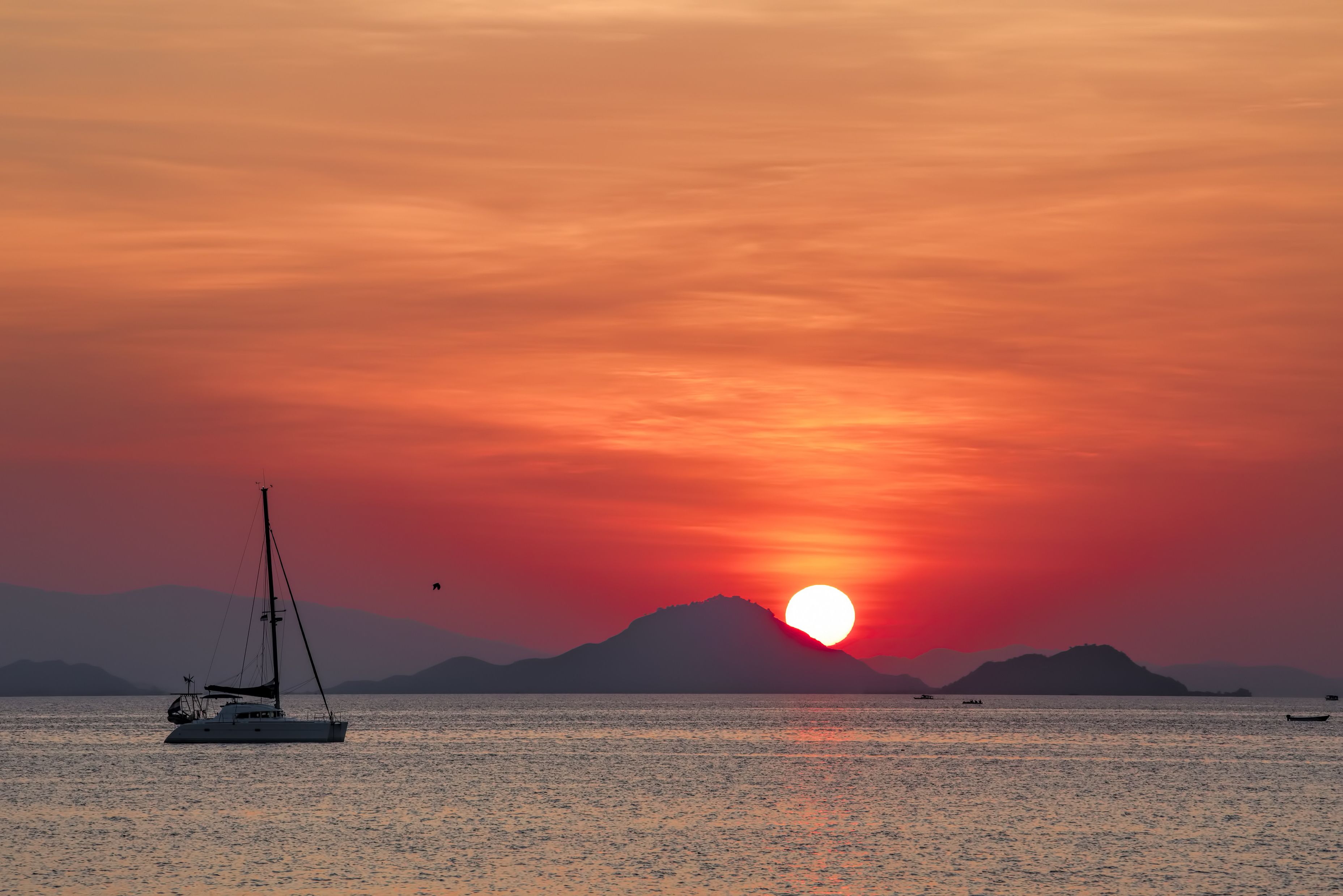 Uitzicht vanaf Labuan Bajo op Flores in Indonesie