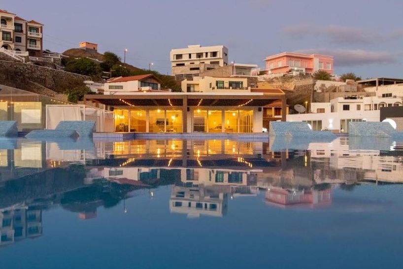 Sao-Vicente-Ouril-Mindelo-hotel-avond