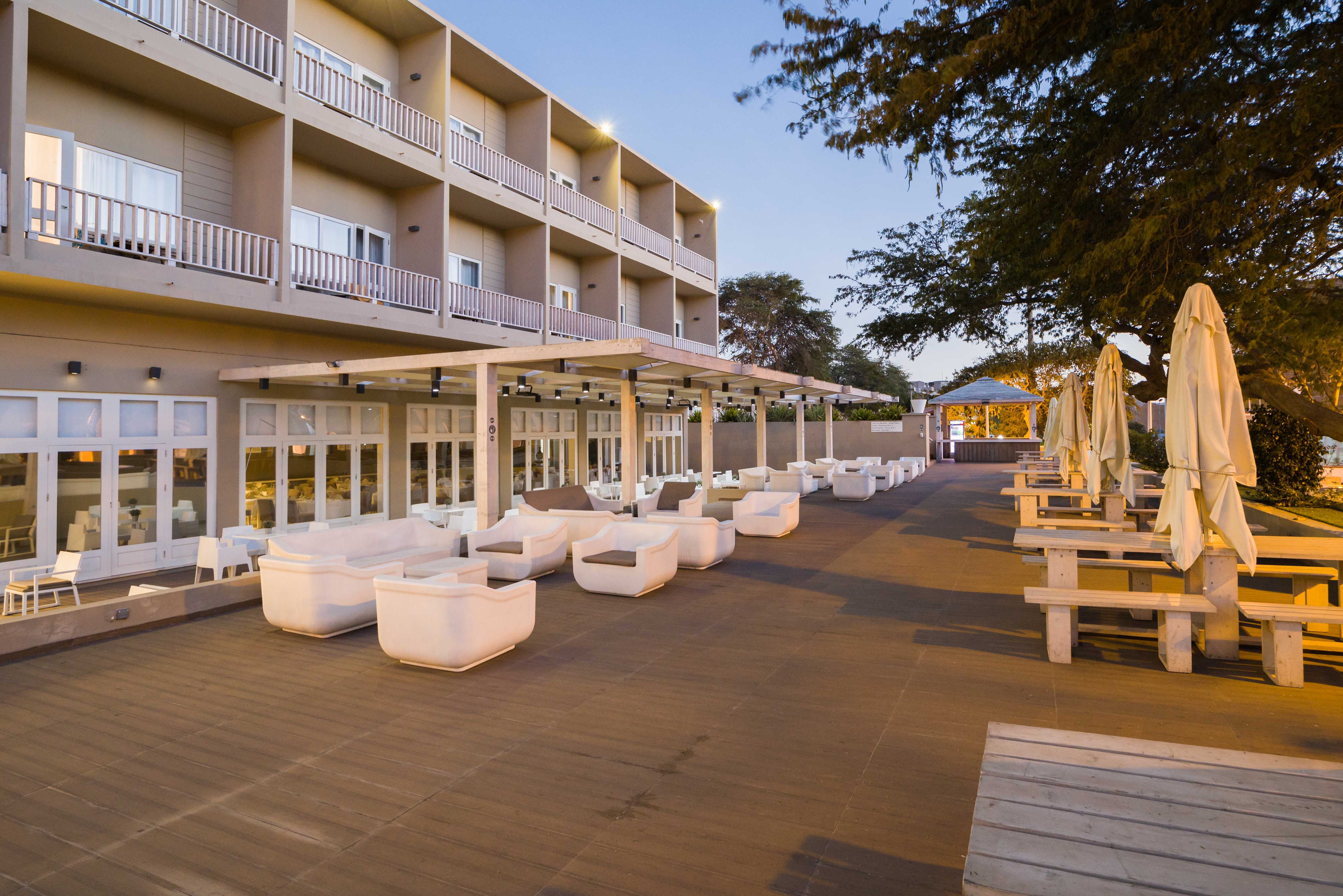 Sao-Vicente-Oasis-Porto-Grande-terras