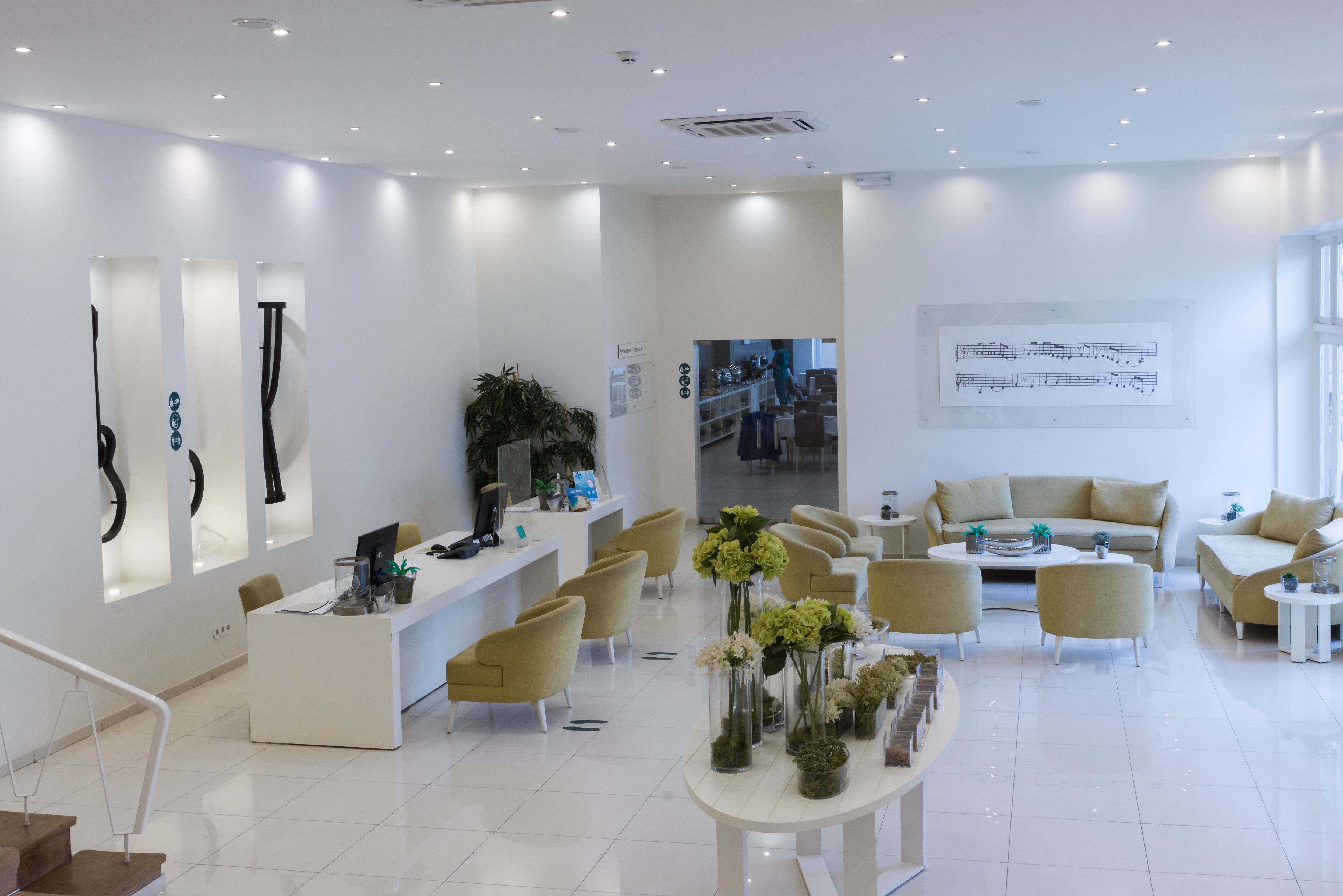 Sao-Vicente-Oasis-Porto-Grande-lobby