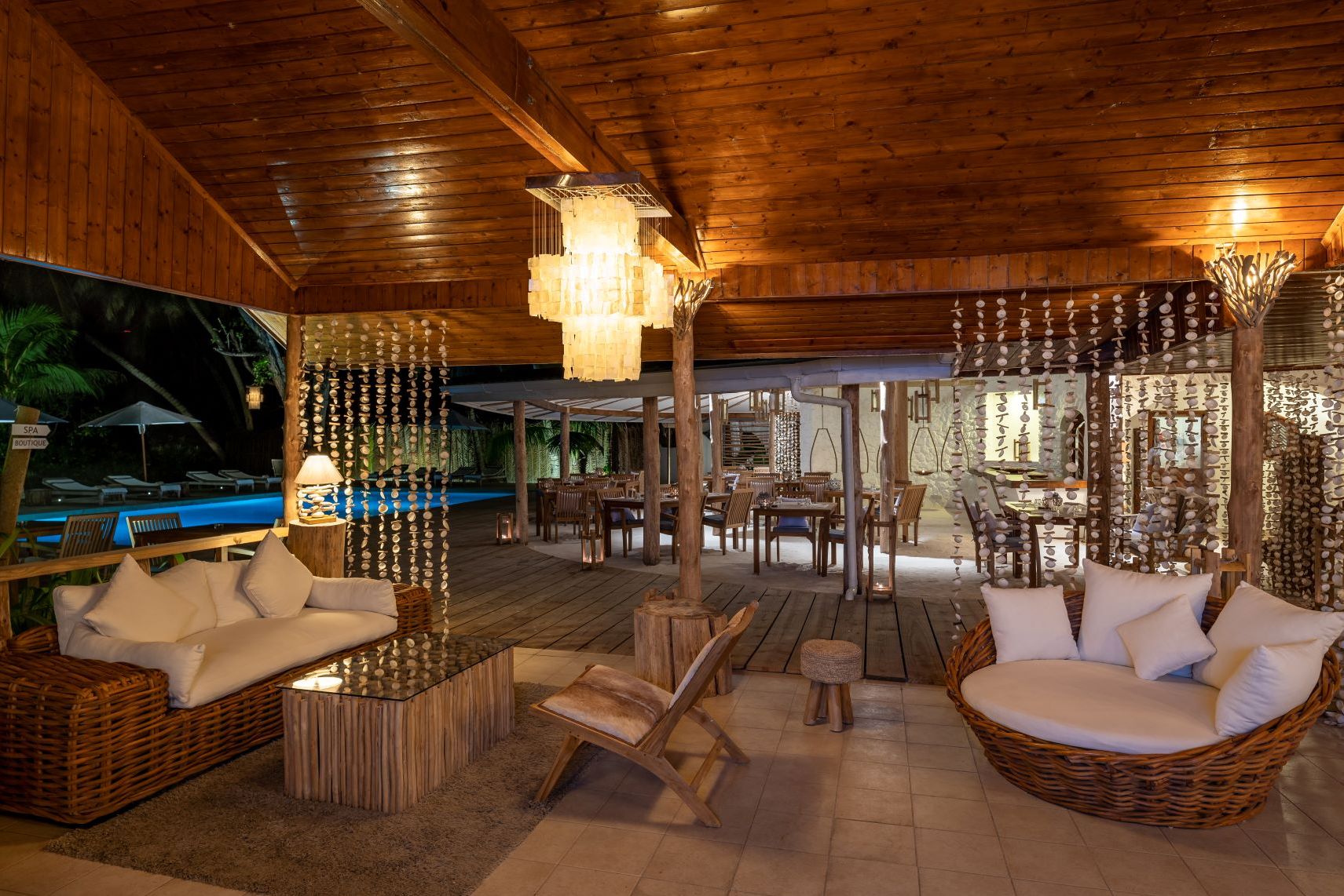 Bliss Praslin bar lounge