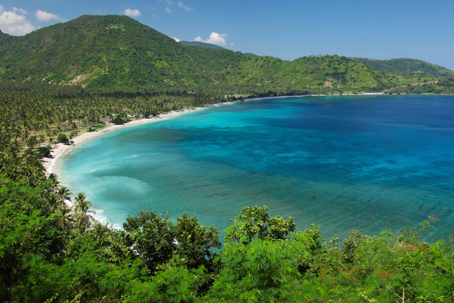 Lombok kustlijn met mooi wit strand