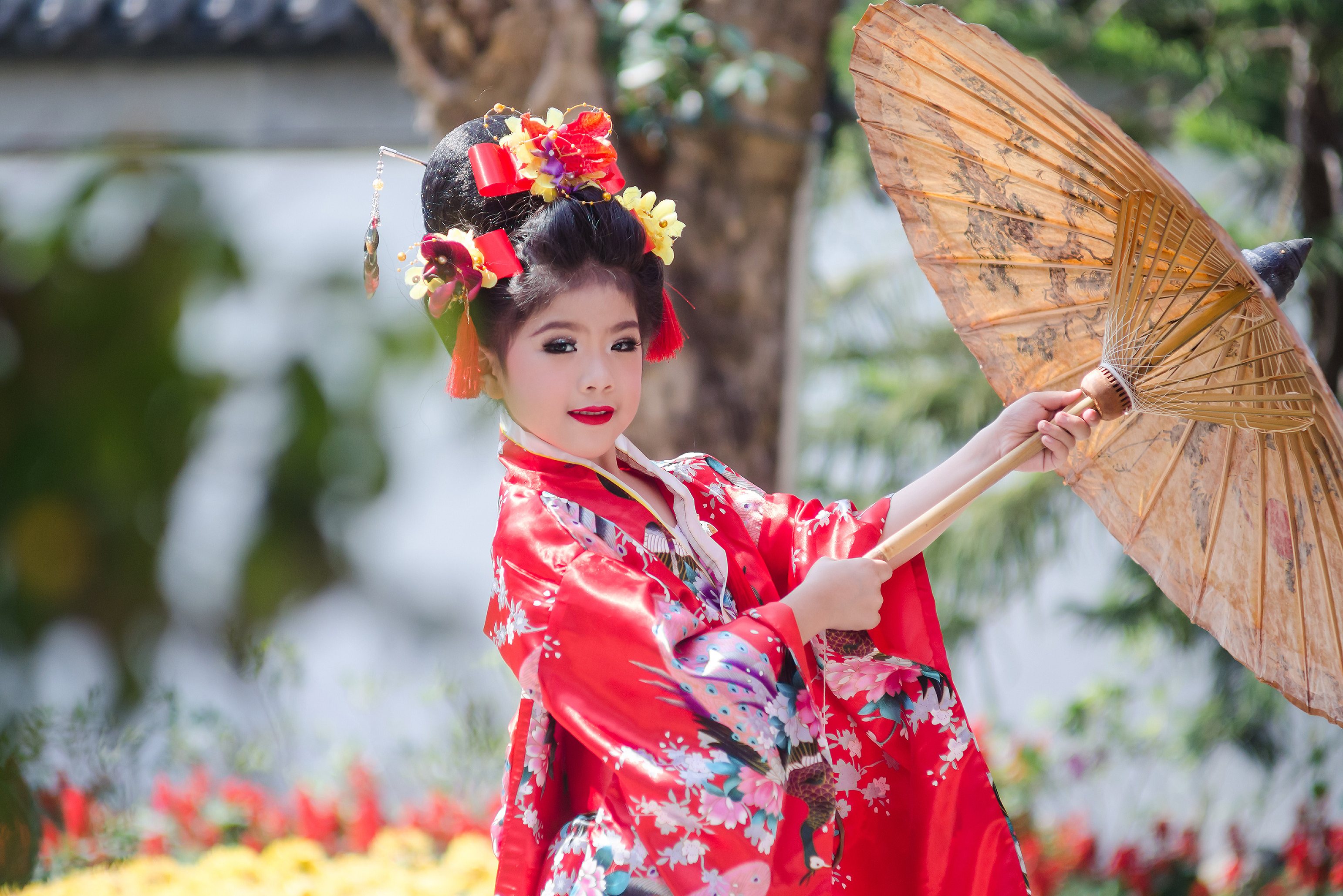 Japans meisje met paraplu