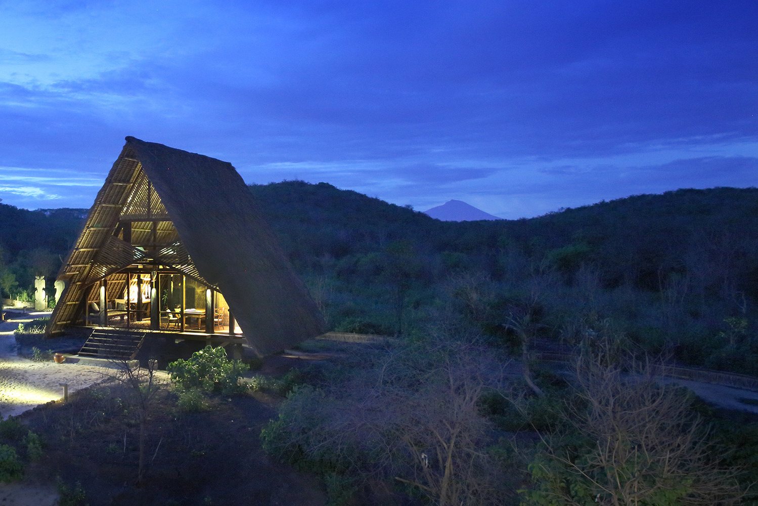 bibliotheek van jeeva beloam resort op lombok