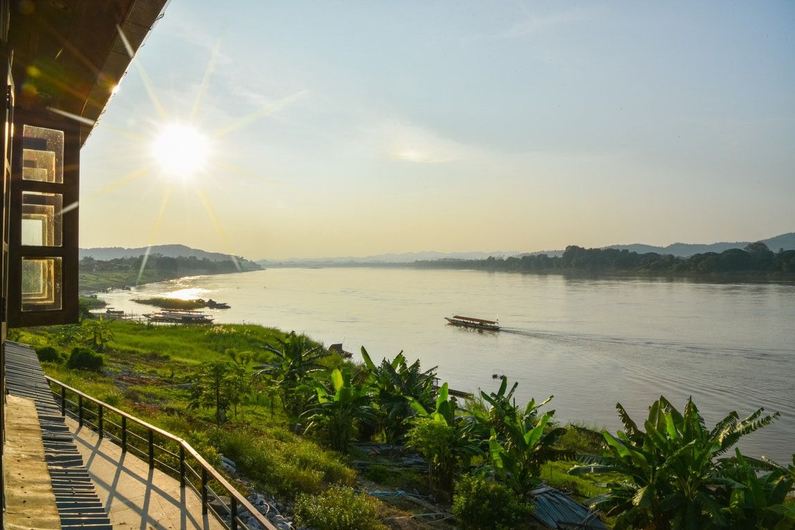 Uitzicht over de Mekong Rivier vanuit Chiang Khan, Thailand